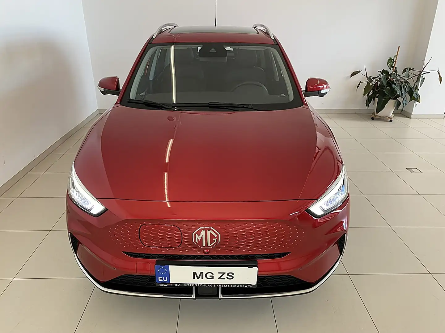 MG ZS EV Luxury 70.kWh.Akku Rot - 2