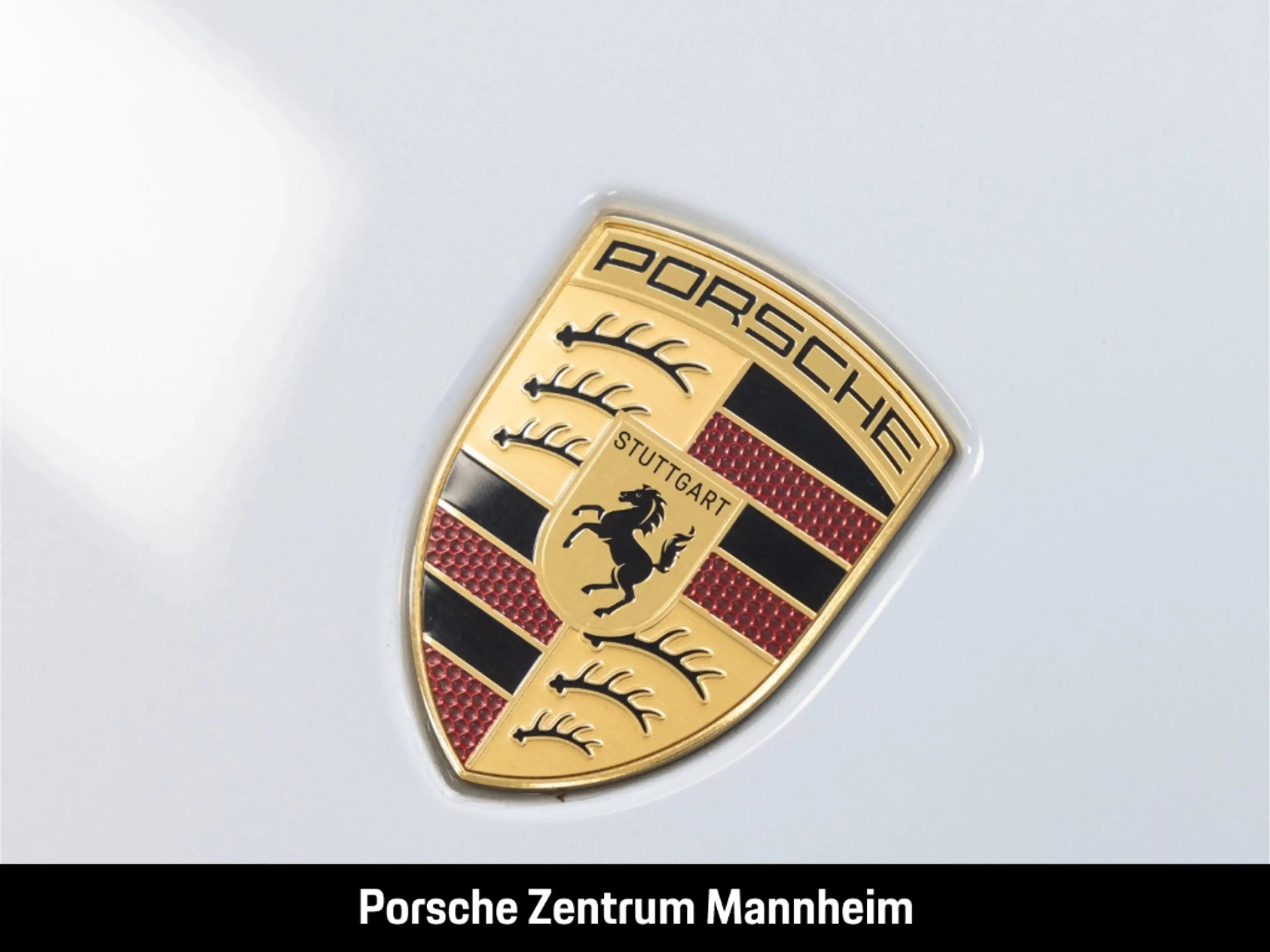 Porsche Macan 4S — photo 12