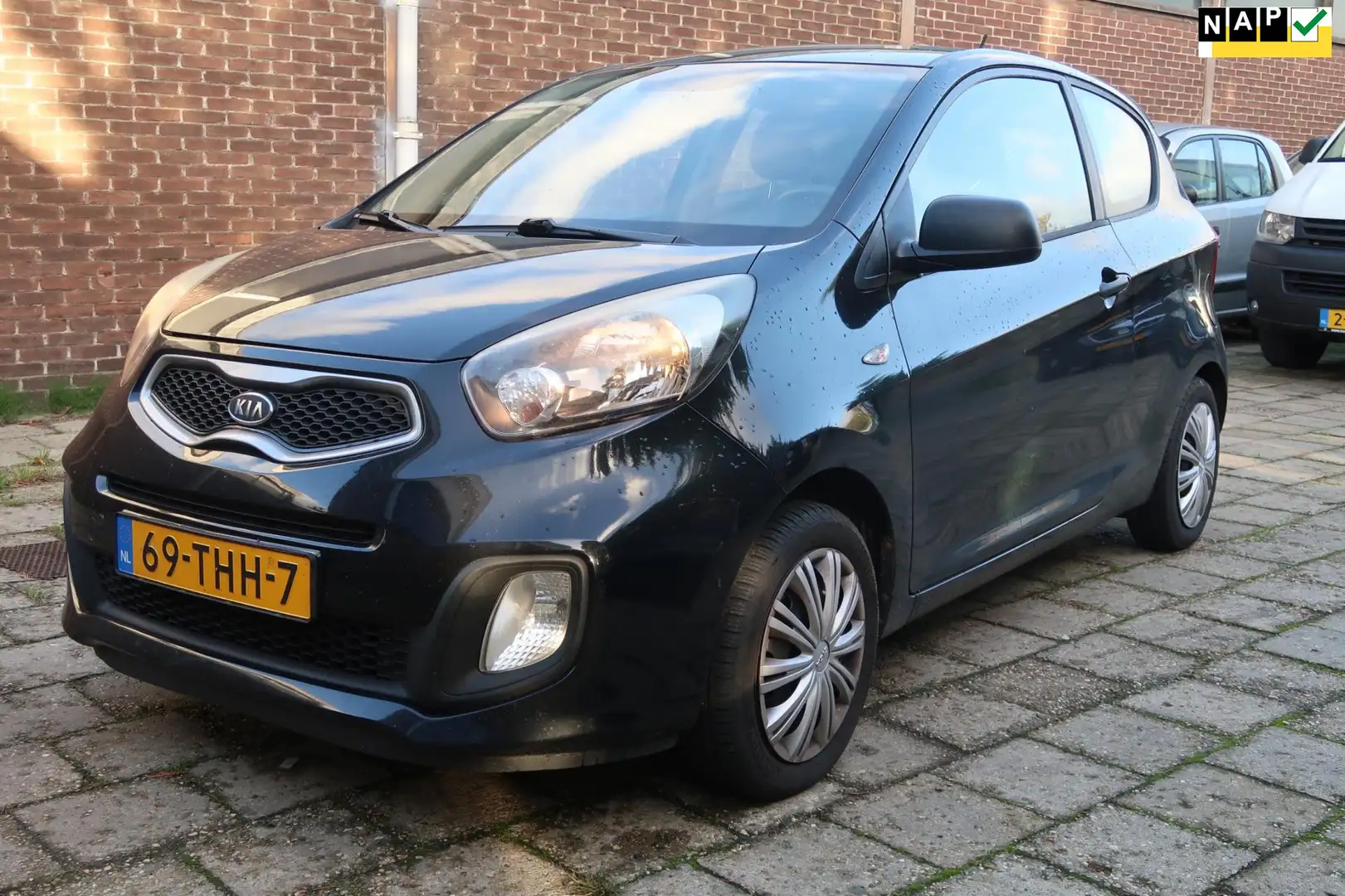 Kia Picanto 1.0 CVVT Zwart - 1