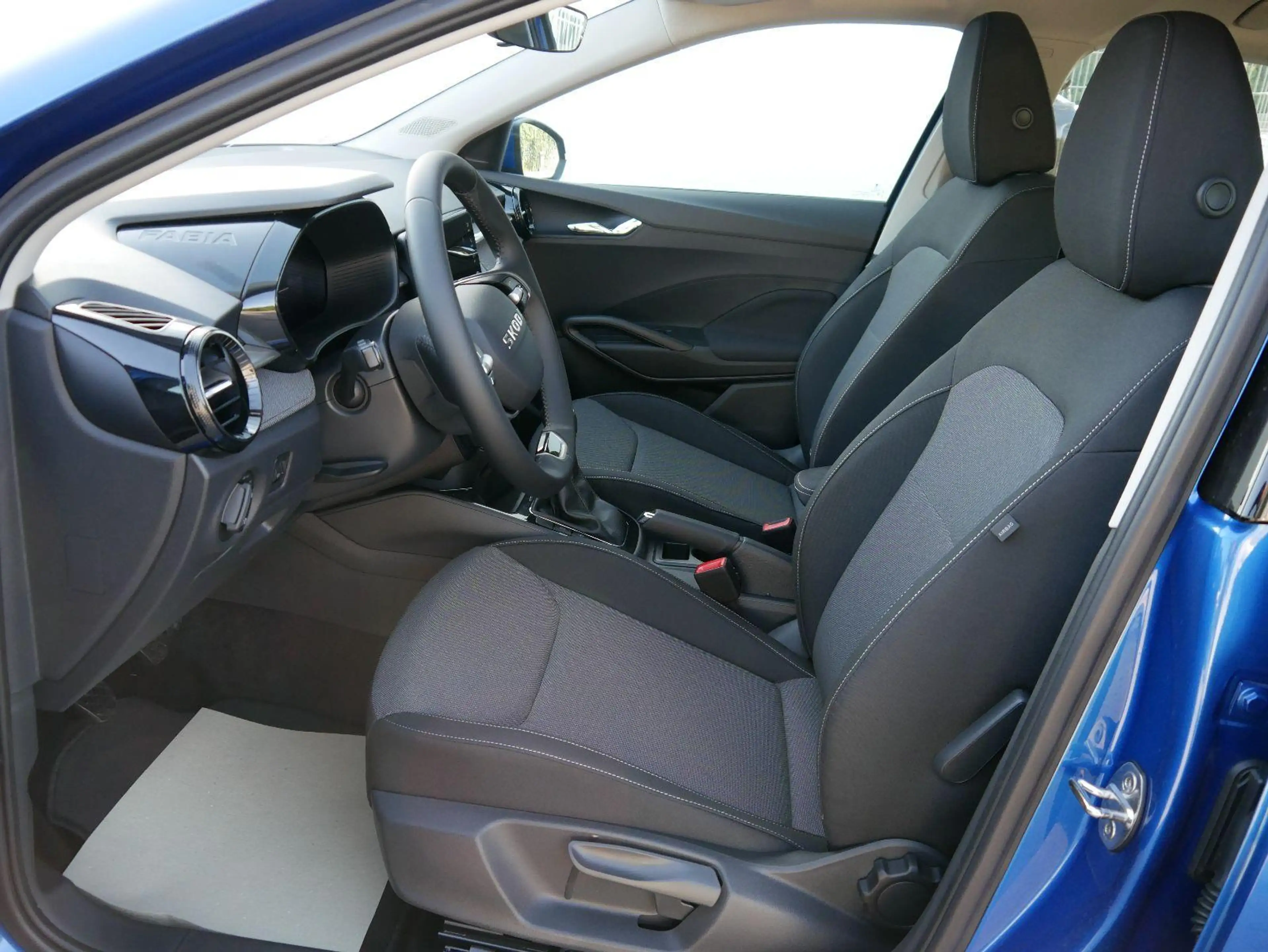 Skoda Fabia Edition 130 Jahre PLUS 1,0 MPI*LED*PDC-KAMERA*S... — photo 9