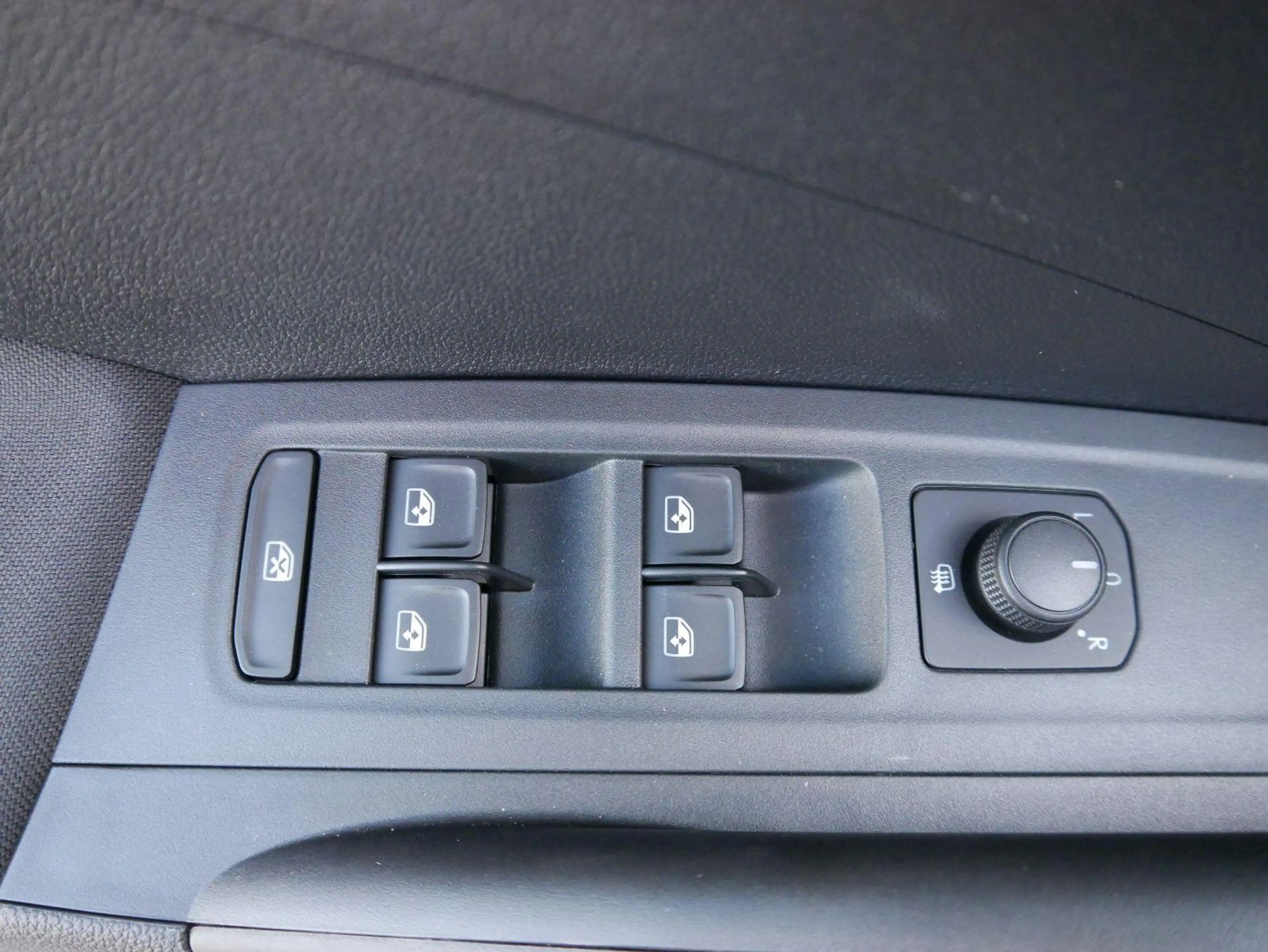 Skoda Fabia Edition 130 Jahre PLUS 1,0 MPI*LED*PDC-KAMERA*S... — photo 10