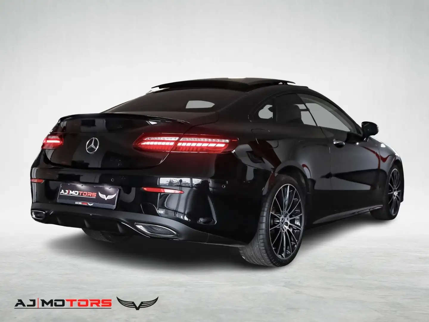 Mercedes-Benz E 300 d AMG 4Matic **PANO-BURM-360°-MASSAGE** Schwarz - 2