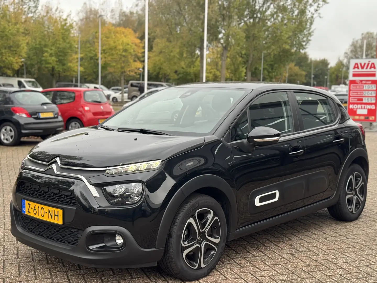 Citroen C3 1.2 83pk Plus Navigatie|Parkeersensoren|Carplay Noir - 1