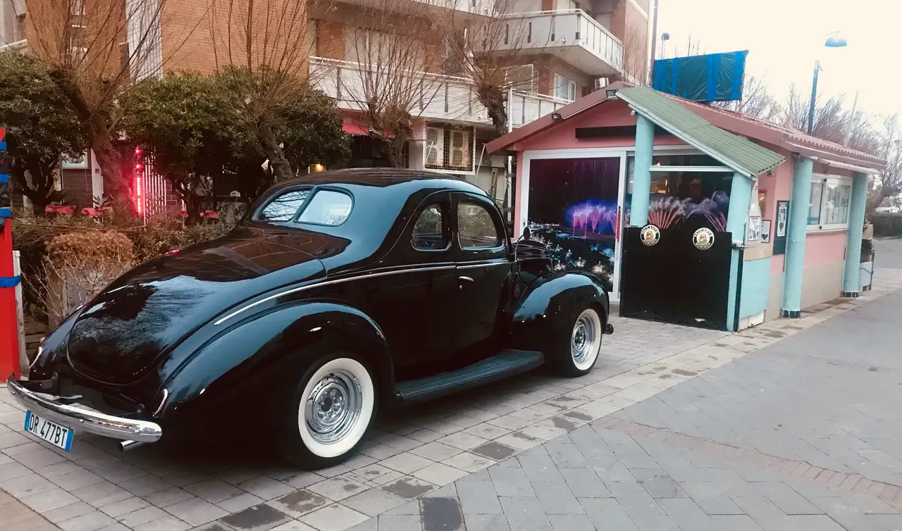 Ford COUPE DELUXE, foto 2