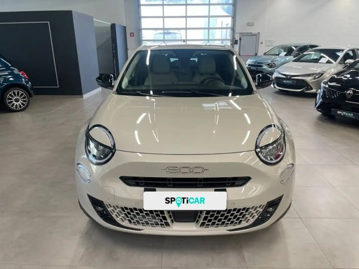 Fiat 600 1 1.2 Hybrid 100cv DCT La Prima Beige - 2