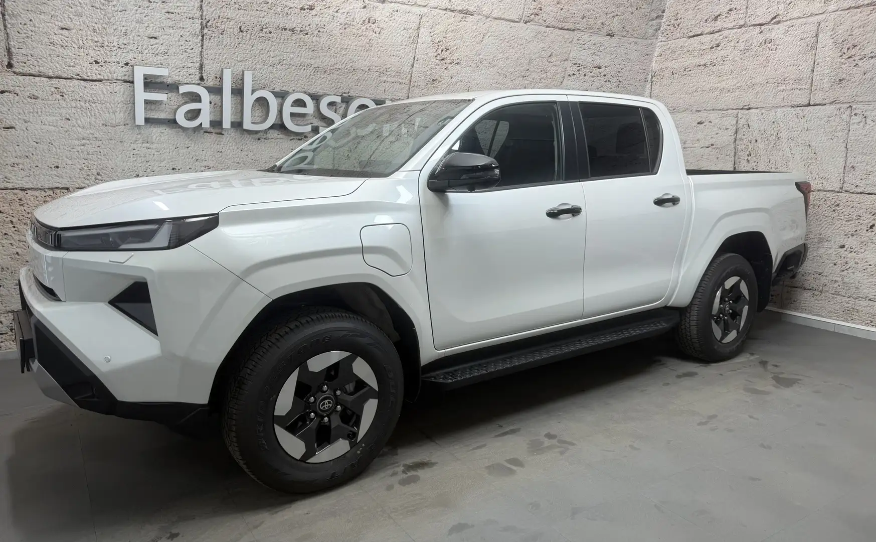 Toyota Hilux BEV 144 kW 4x4 Executive Weiß - 2