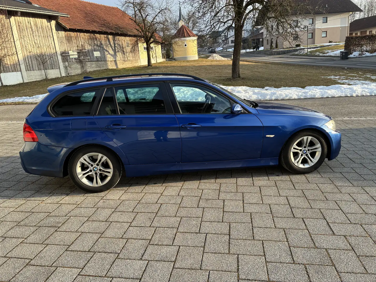 BMW 318 318d Touring - 1