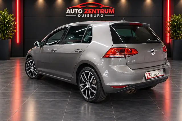 Volkswagen Golf view 9