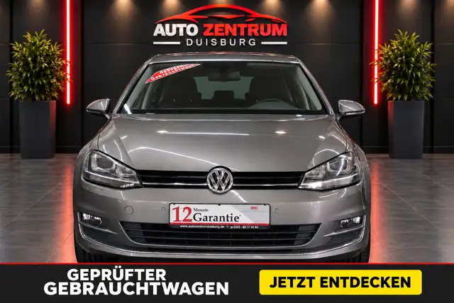Volkswagen Golf view 3