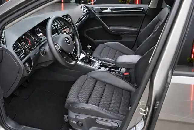Volkswagen Golf view 15