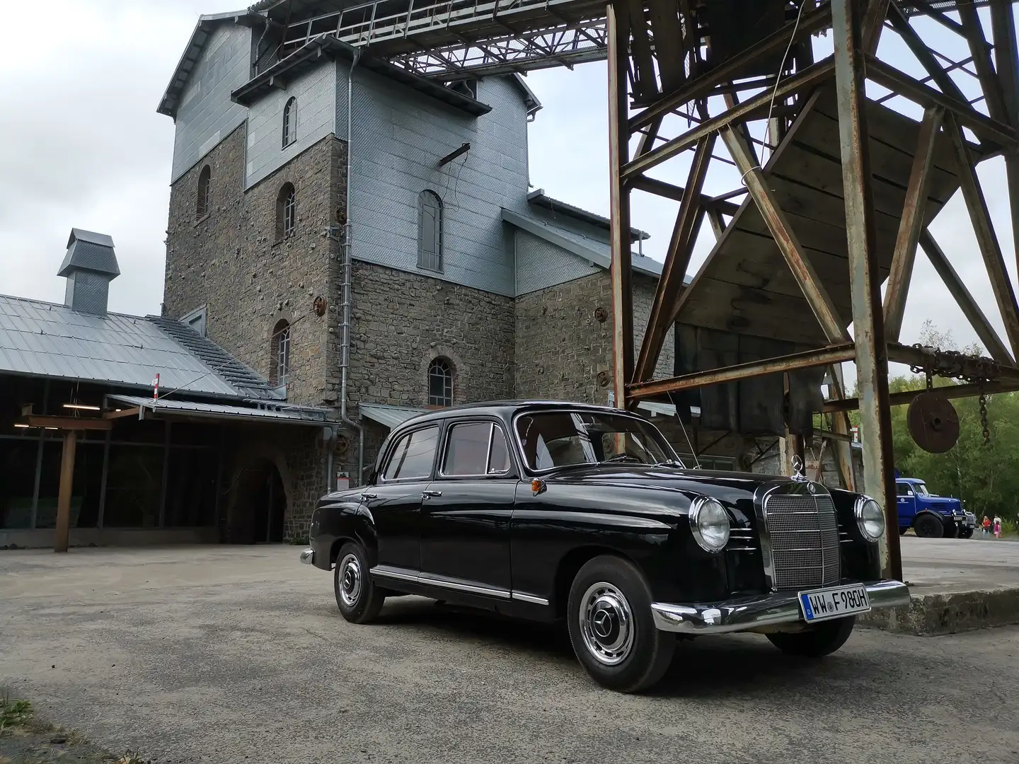 Mercedes-Benz 180 Černá - 1