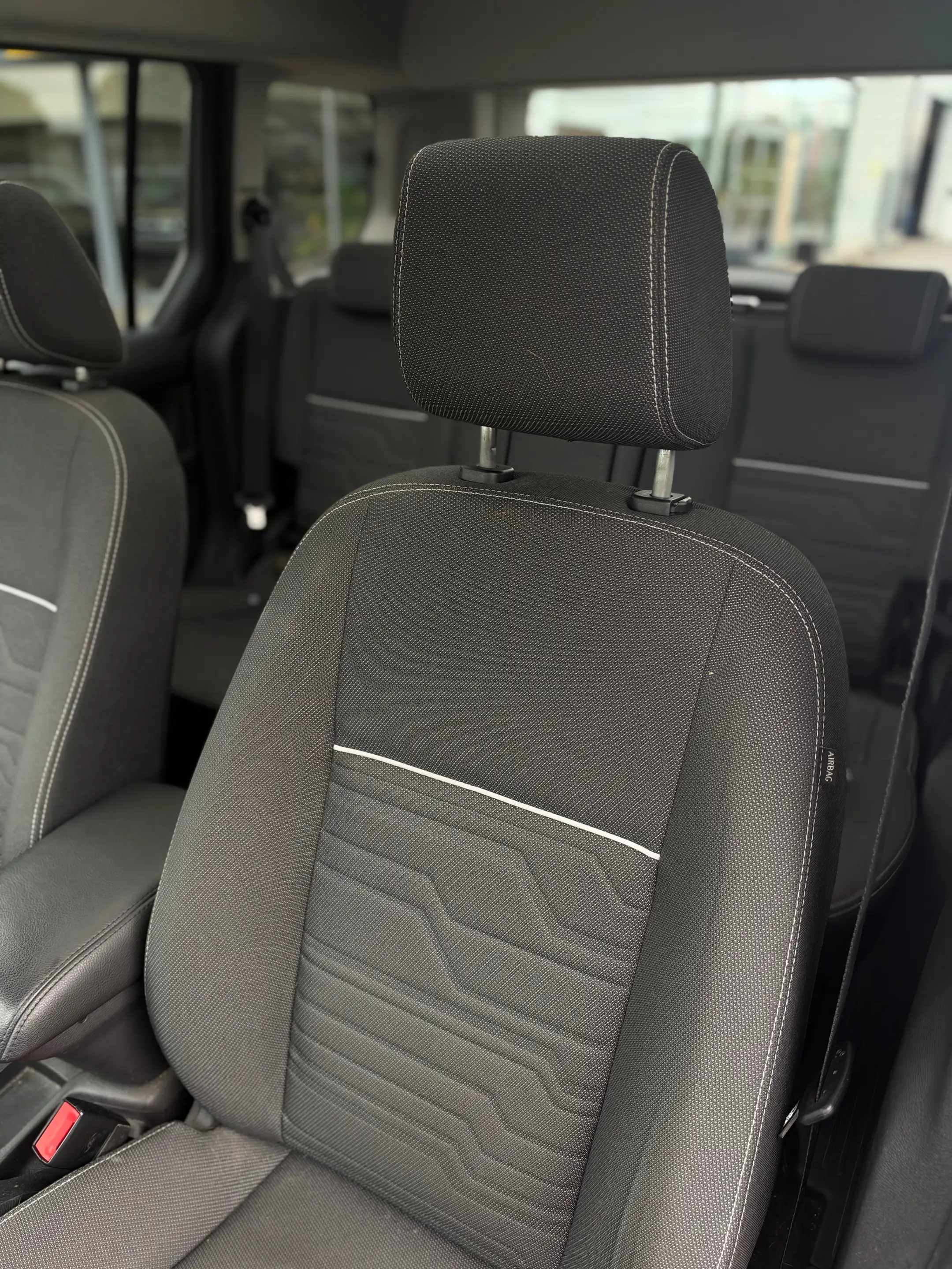 Ford Tourneo Connect 1.0 EcoBoost Ambiente (EU6) — photo 10