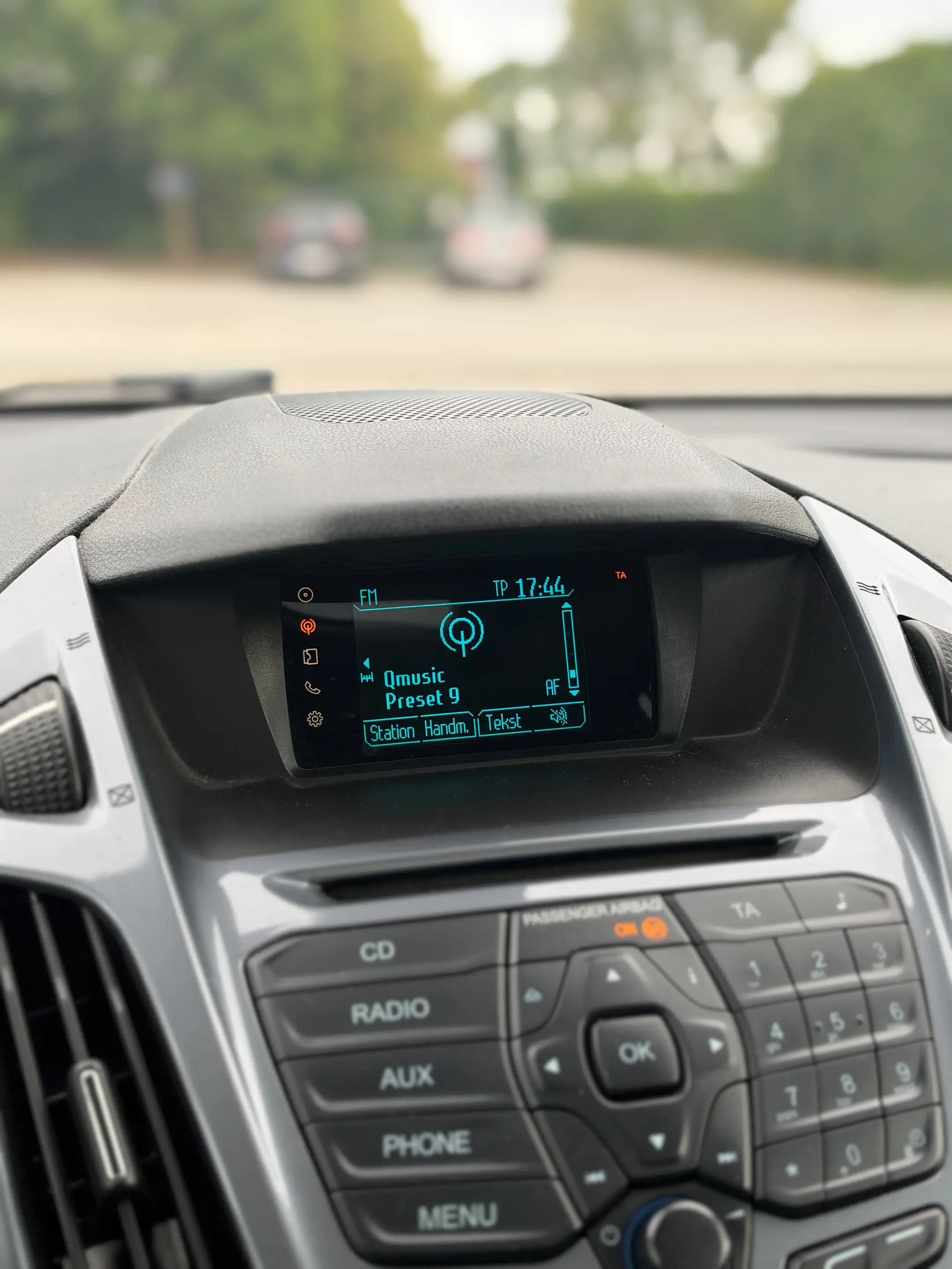 Ford Tourneo Connect 1.0 EcoBoost Ambiente (EU6) — photo 15