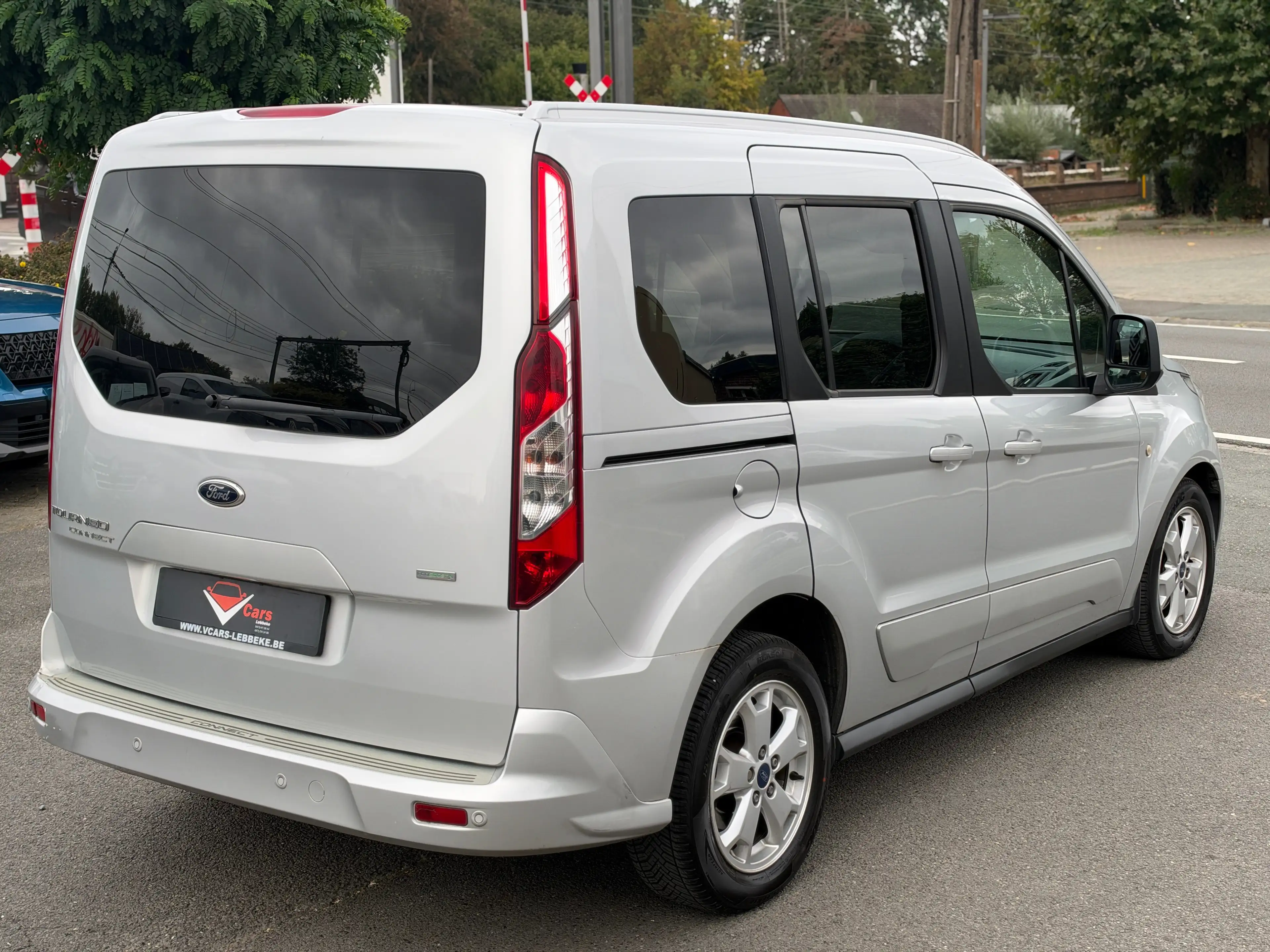 Ford Tourneo Connect 1.0 EcoBoost Ambiente (EU6) — photo 3