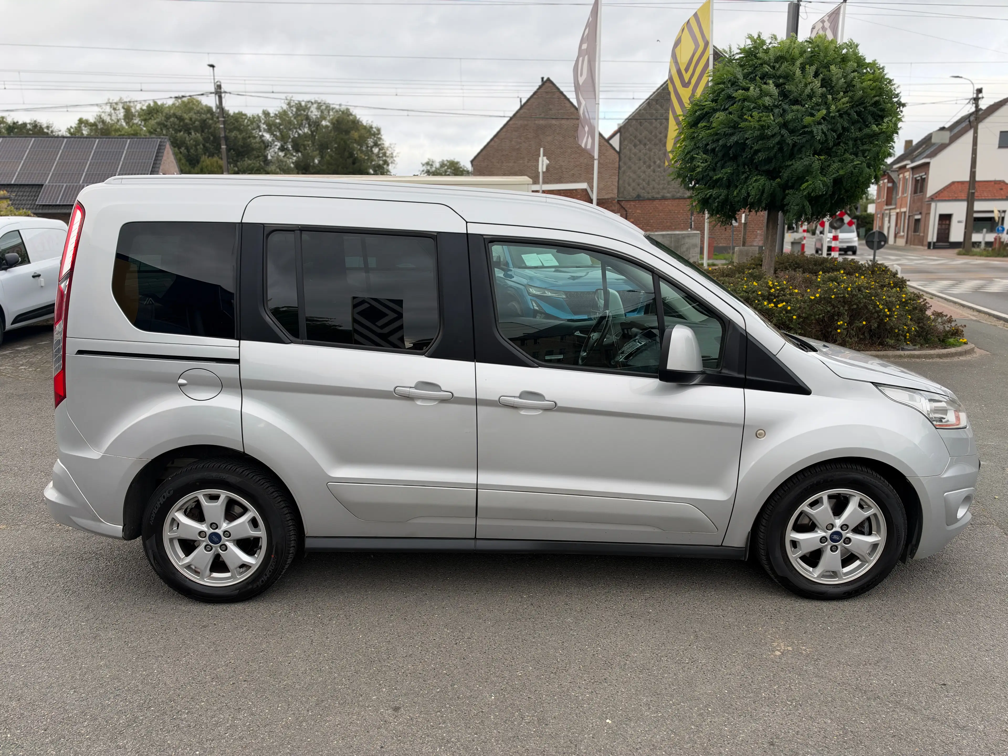 Ford Tourneo Connect 1.0 EcoBoost Ambiente (EU6) — photo 6