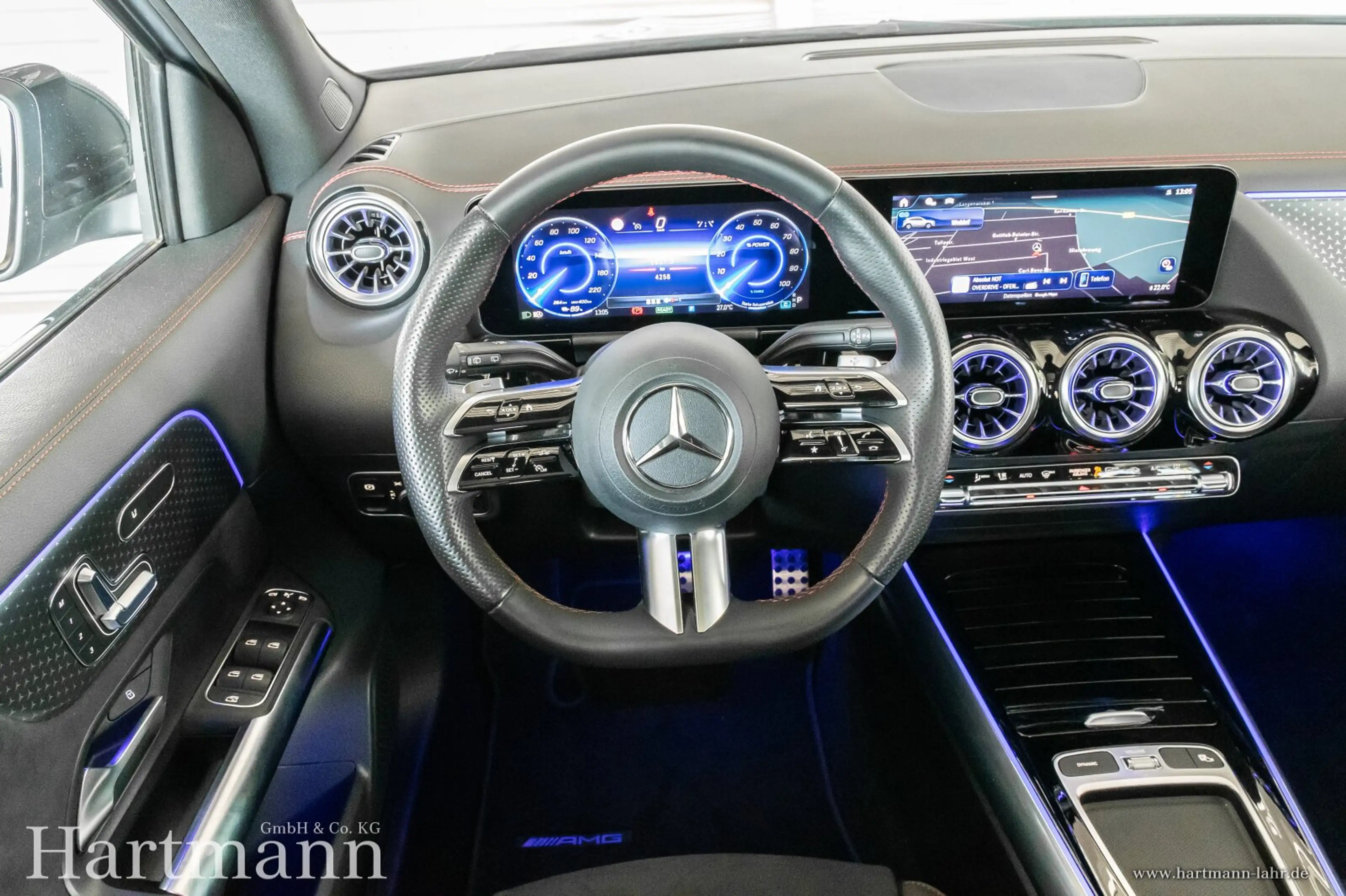 Mercedes-Benz EQA 300 EQA 300 4MATIC AMG Night Advanced Panorama AHK LED — photo 9