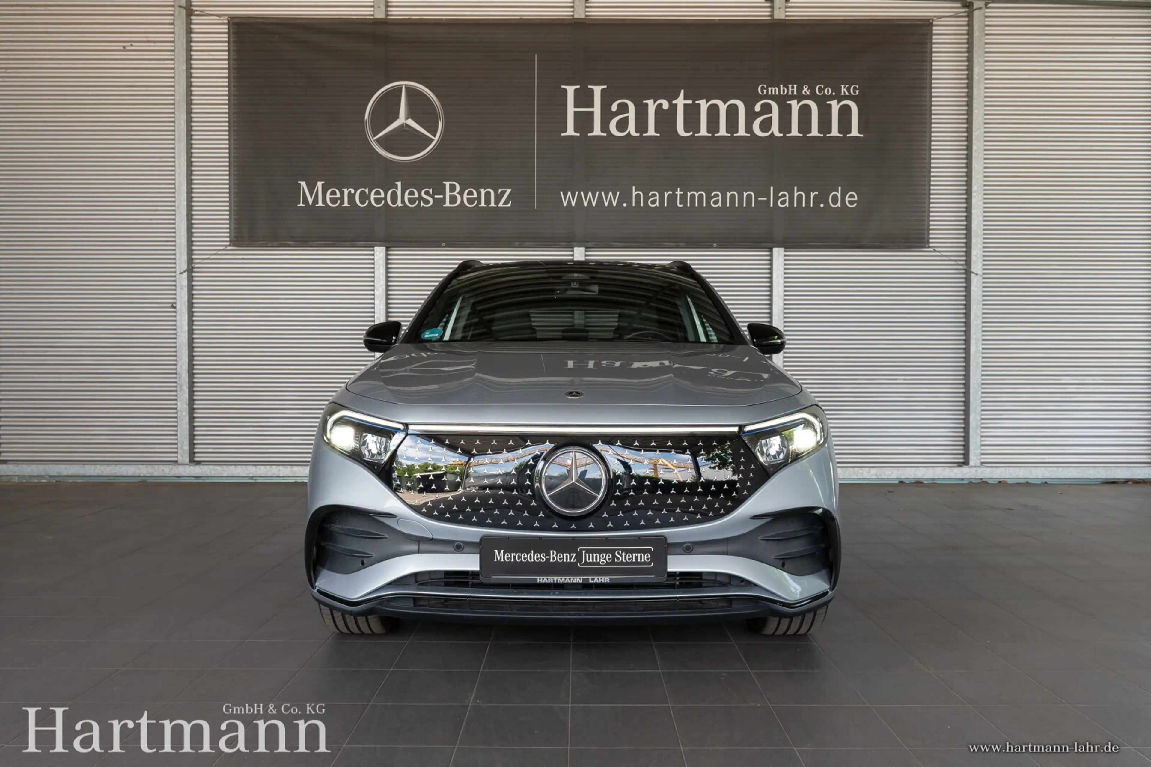 Mercedes-Benz EQA 300 EQA 300 4MATIC AMG Night Advanced Panorama AHK LED — photo 3