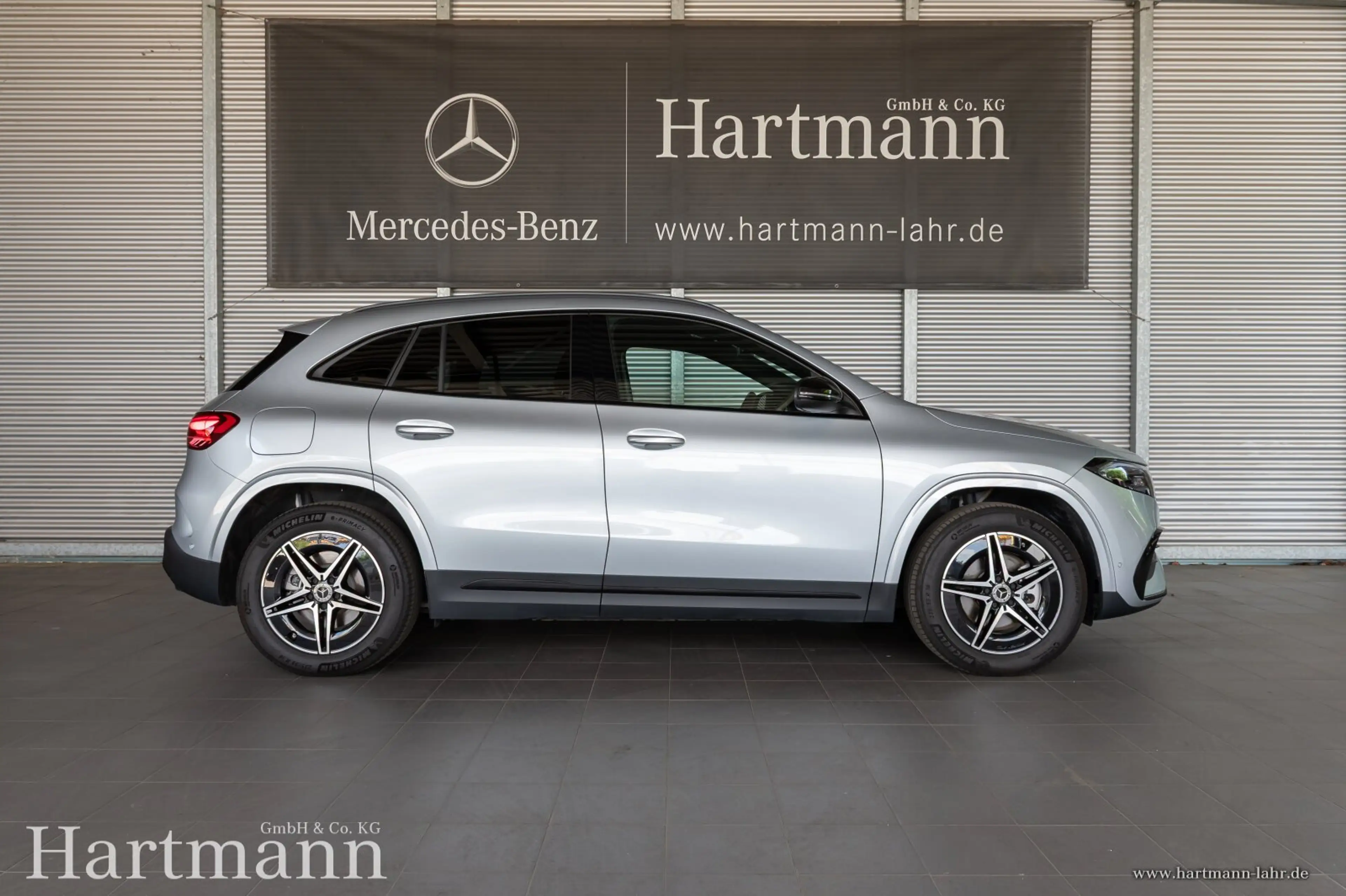 Mercedes-Benz EQA 300 EQA 300 4MATIC AMG Night Advanced Panorama AHK LED — photo 5