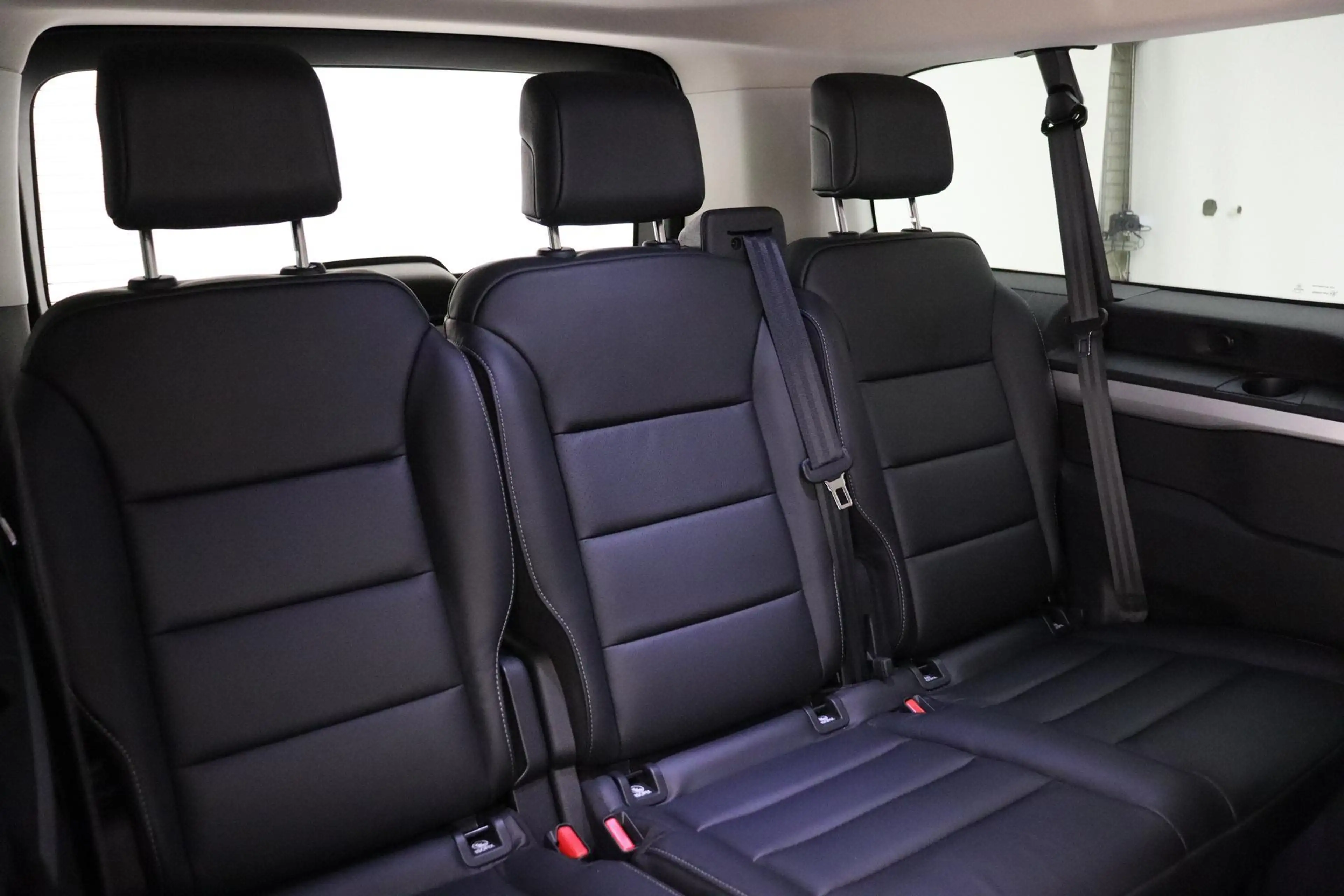 Peugeot Traveller 2.0 BlueHDi Business VIP Long S&S 180 PK | Automaa — photo 14