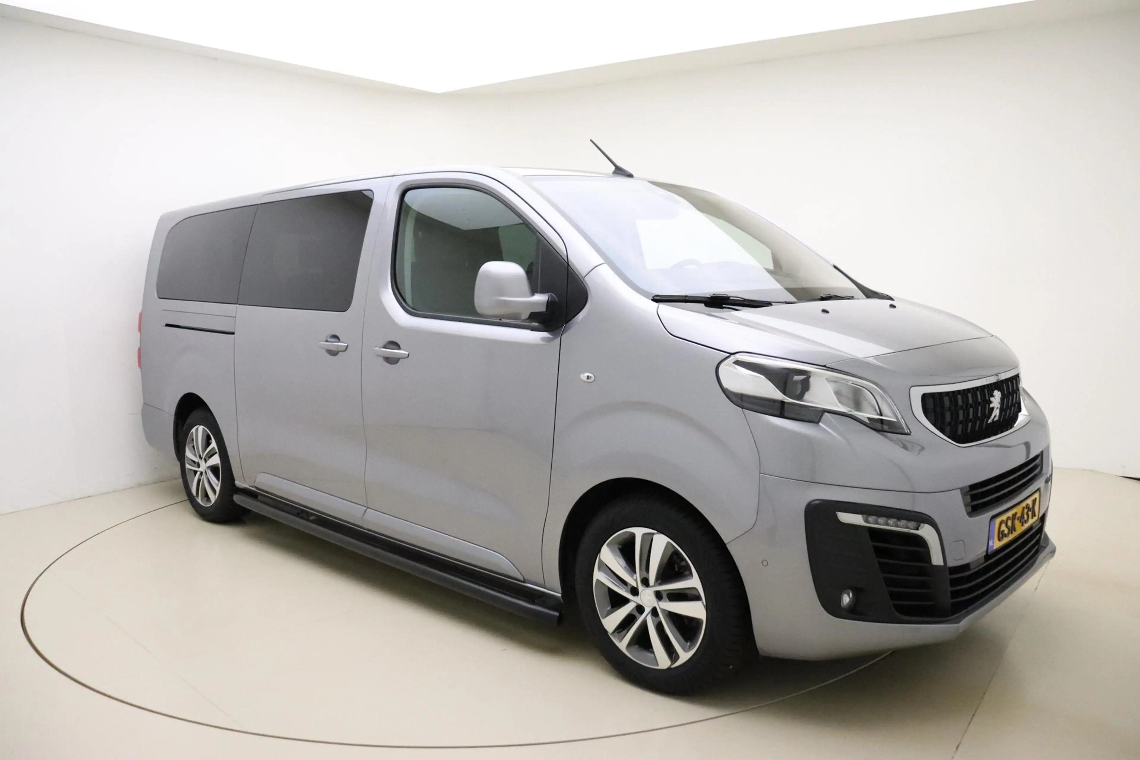 Peugeot Traveller 2.0 BlueHDi Business VIP Long S&S 180 PK | Automaa — photo 10