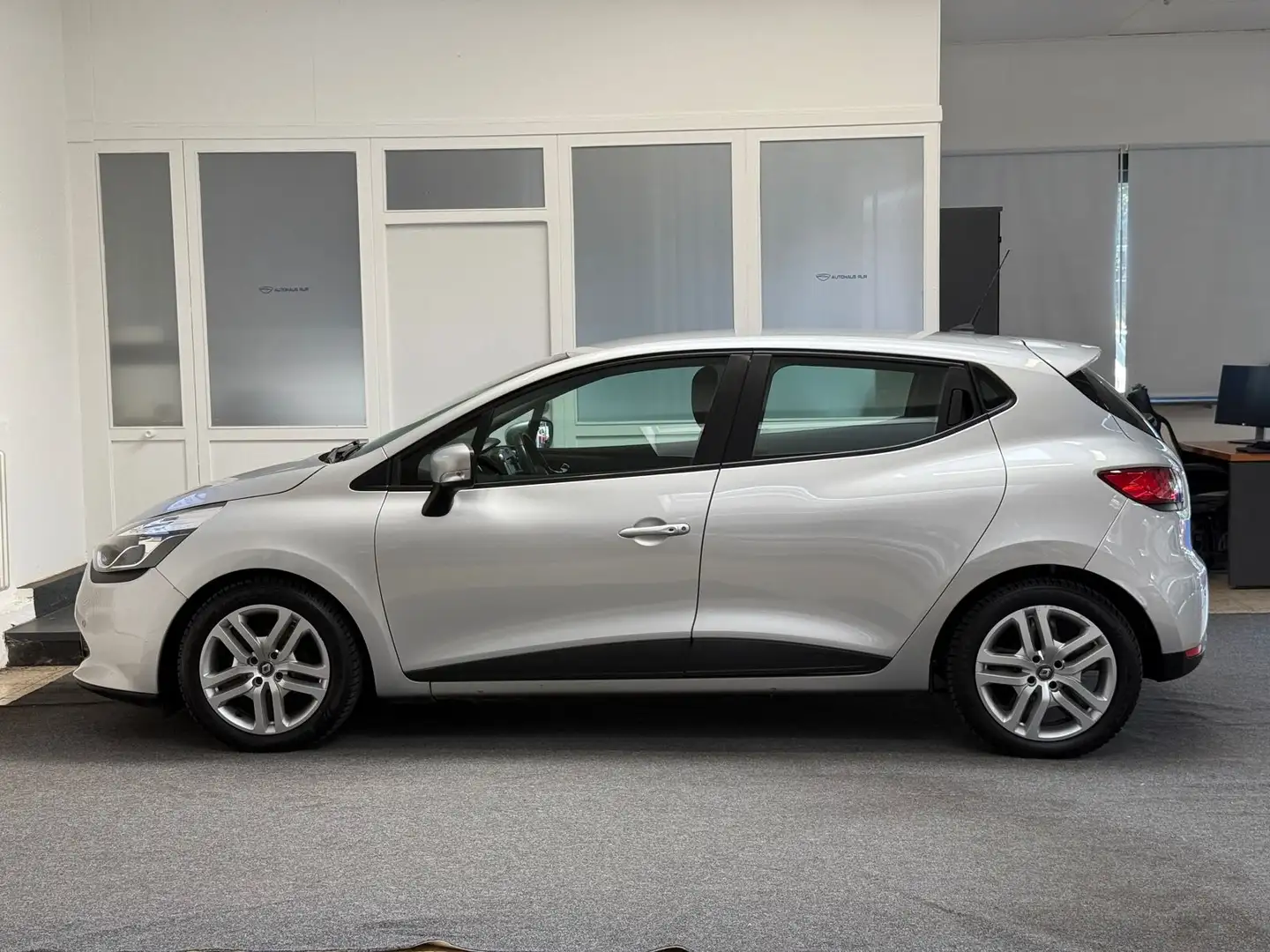 Renault Clio IV Dynamique/NAVI/PDC/TÜV&INSP NEU Silber - 2