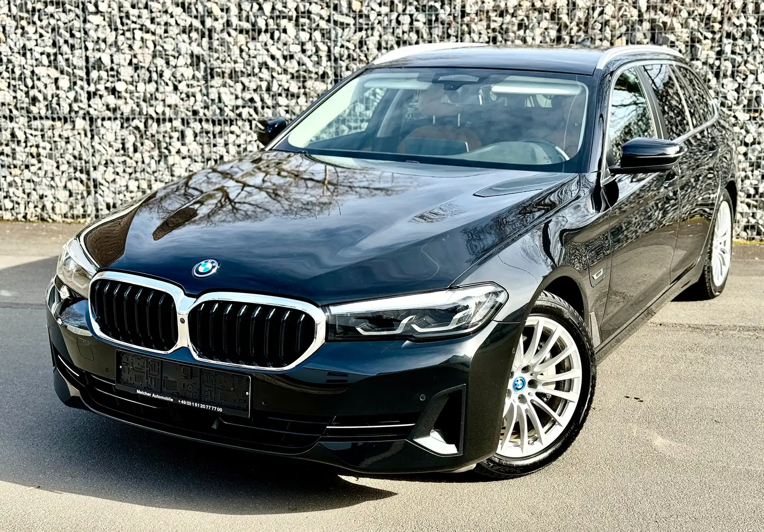 BMW 530 530 e+LEDER-SPORT+360°CAM+NAVI+HARMAN/KARDON Schwarz - 1