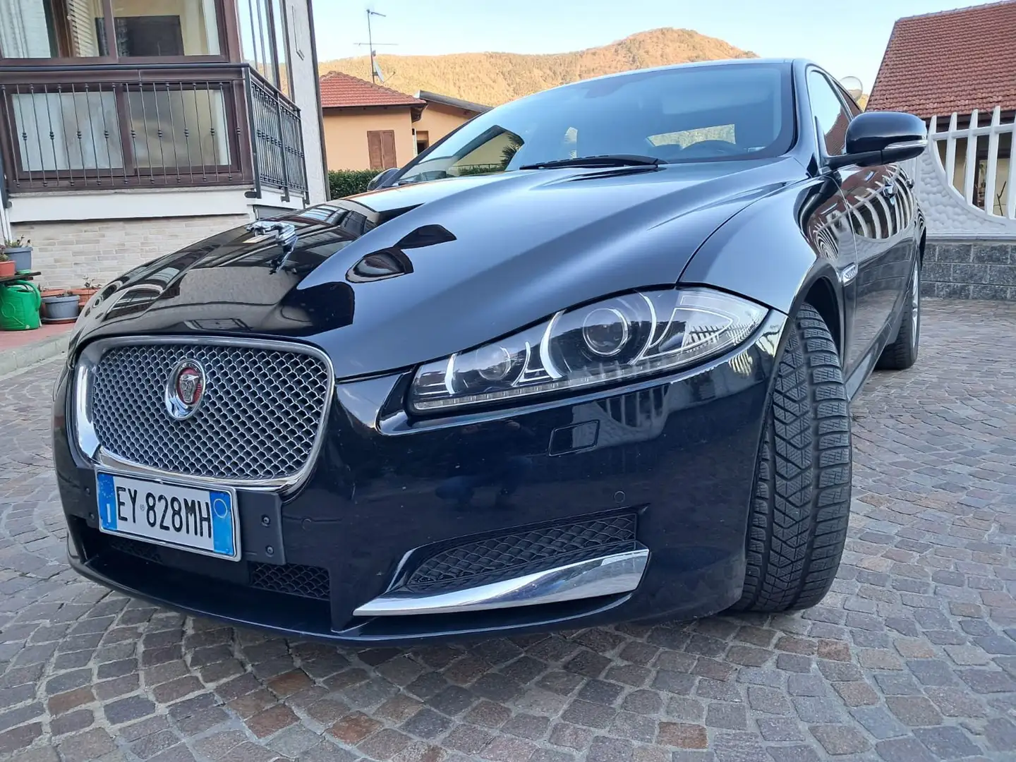 Jaguar XF XF 2.2d Luxury 200cv auto Blu/Azzurro - 1