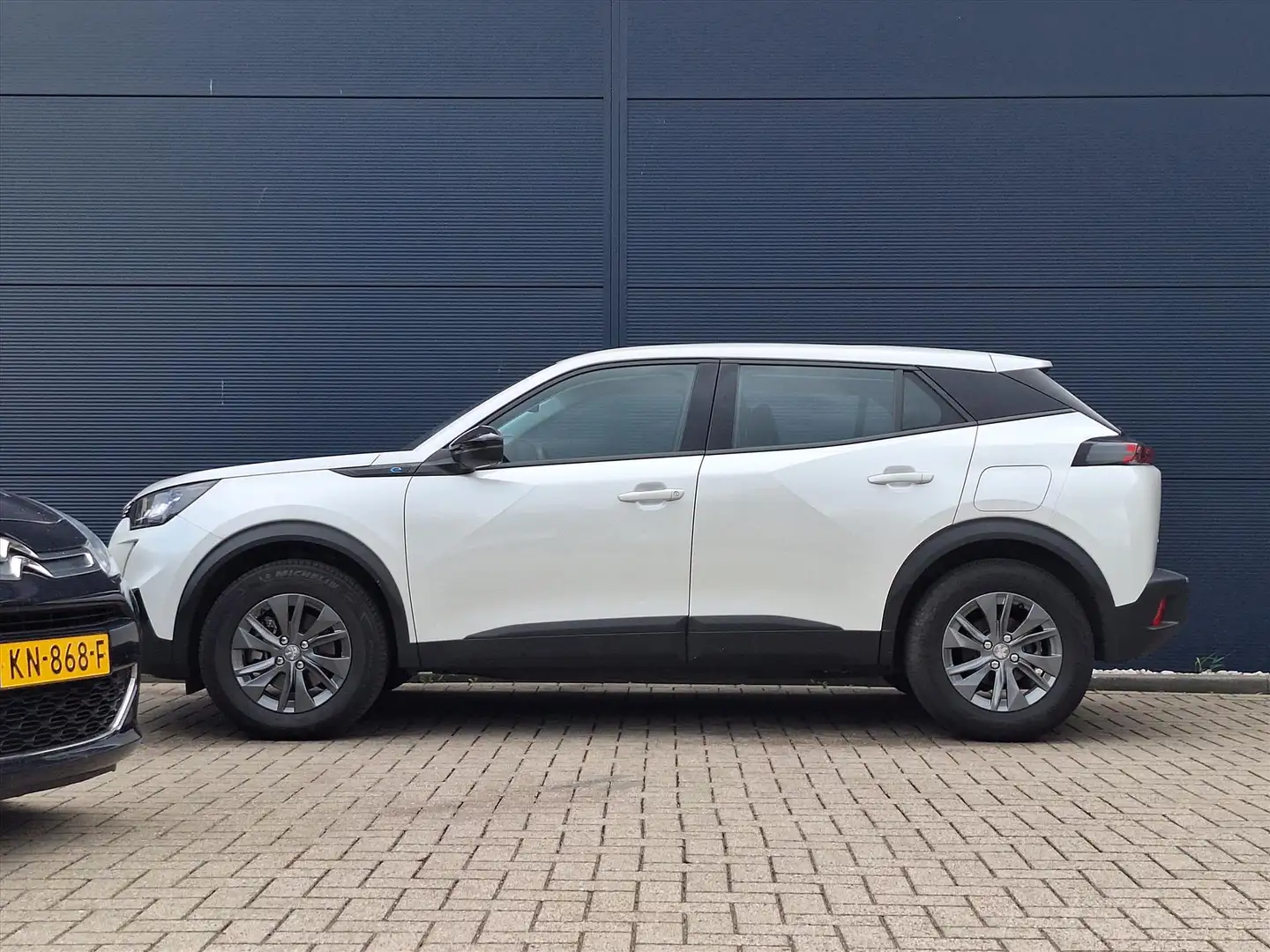 Peugeot e-2008 EV 50kWh 136pk Active Pack | Cruise Control | Clim Wit - 2