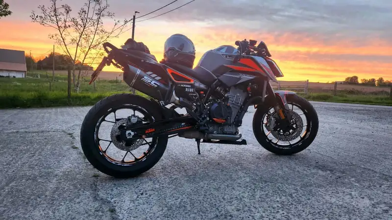 KTM 790 Duke - foto 2