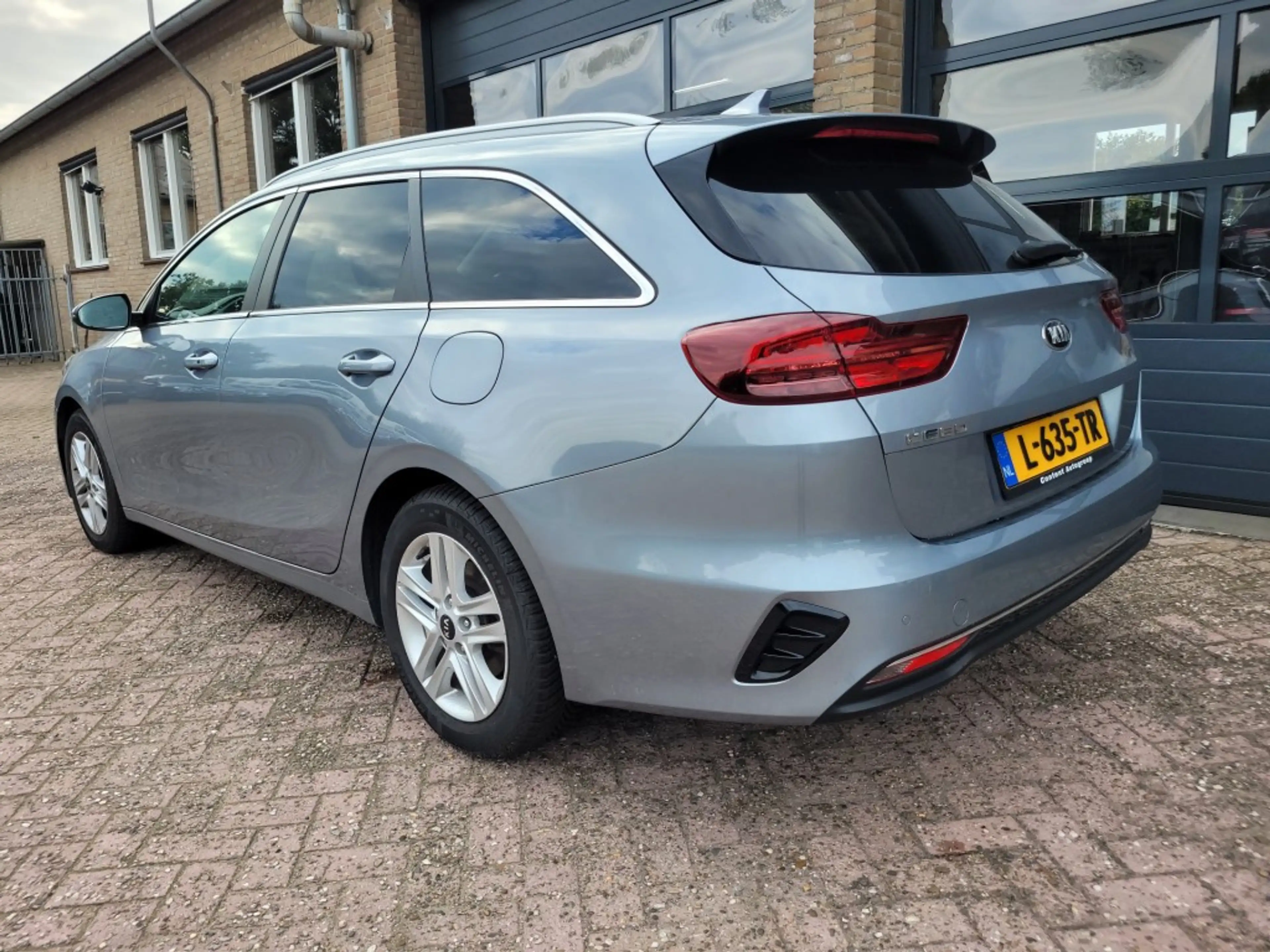 Kia Ceed / cee'd 1.5T-GDI  Dynamic Plusline — photo 4