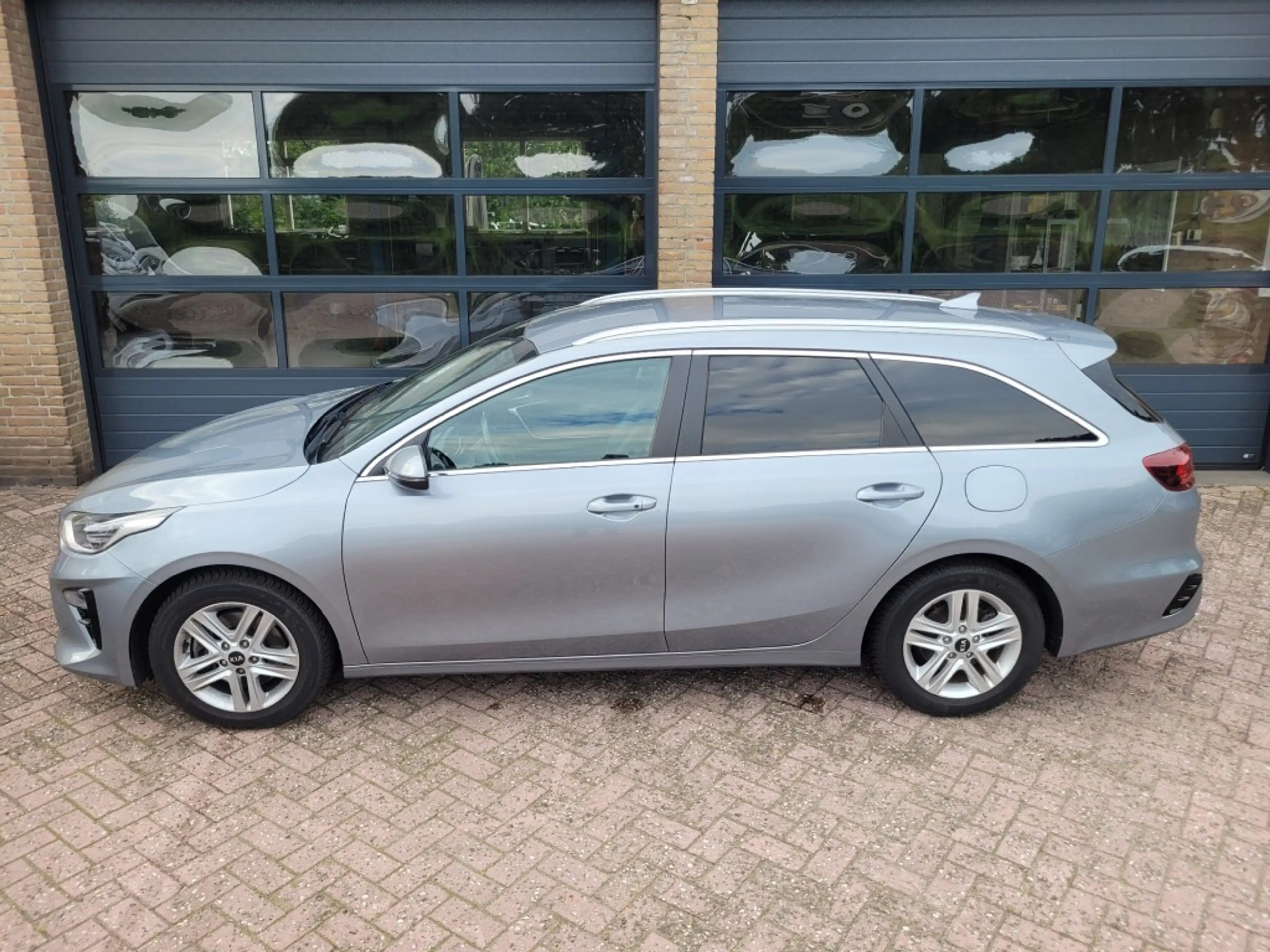 Kia Ceed / cee'd 1.5T-GDI  Dynamic Plusline — photo 3