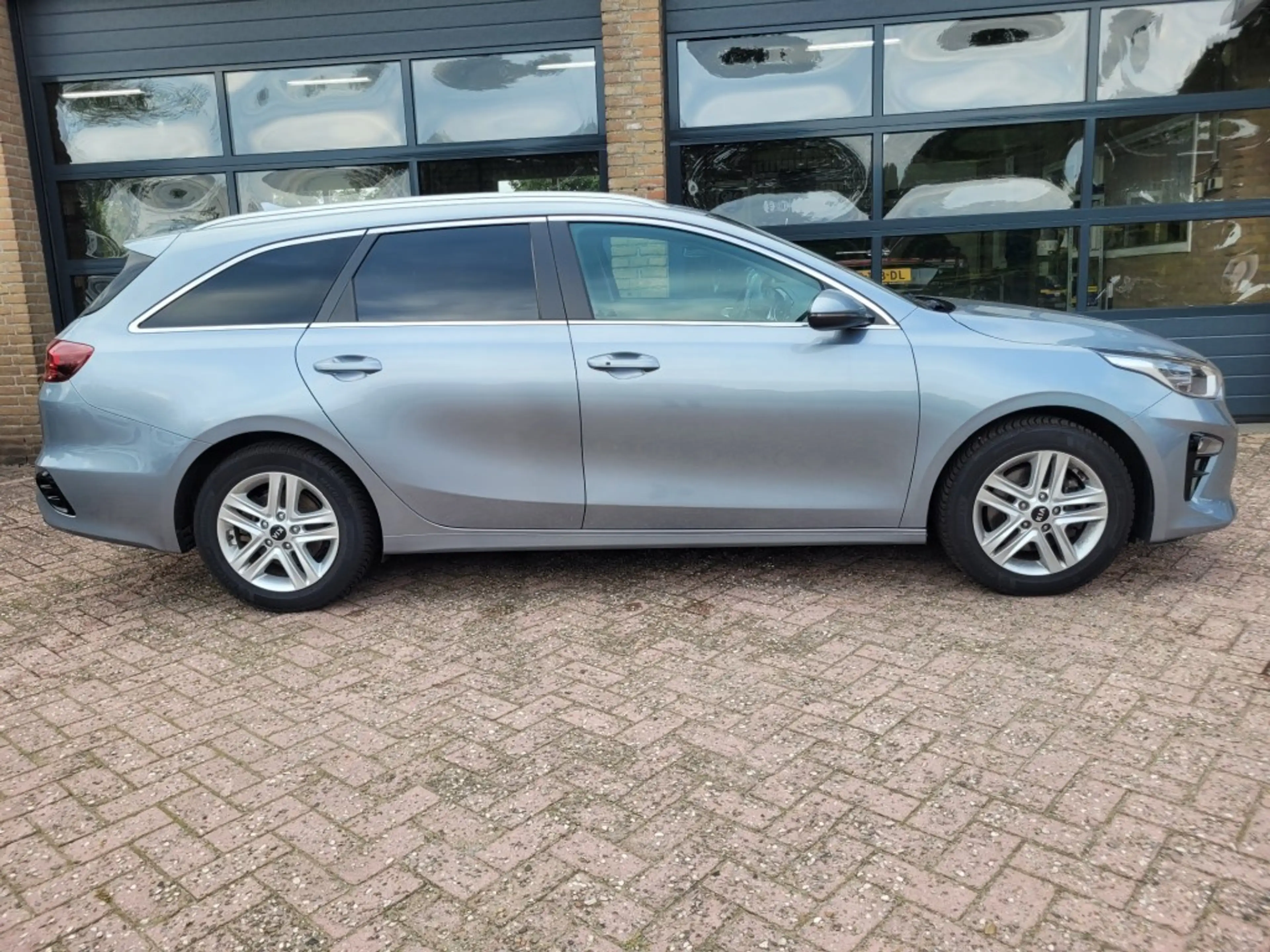 Kia Ceed / cee'd 1.5T-GDI  Dynamic Plusline — photo 10