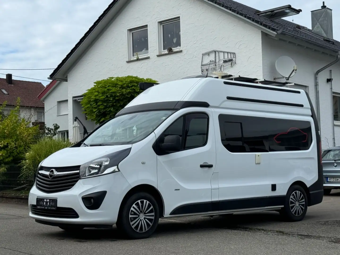 Opel Vivaro B L2H2  Luxus Camper Wohnmobil*SOLAR*HOCH Weiß - 1