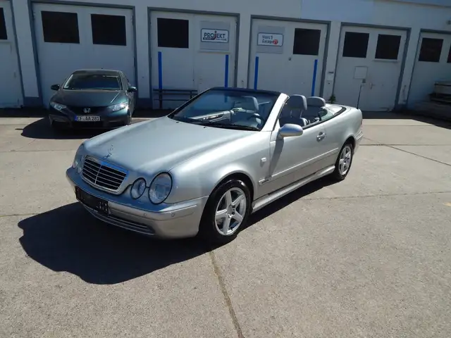 Mercedes-Benz CLK 320 CLK-Klasse Cabrio*1.HAND*LEDER*LM*KLIMAUTO*