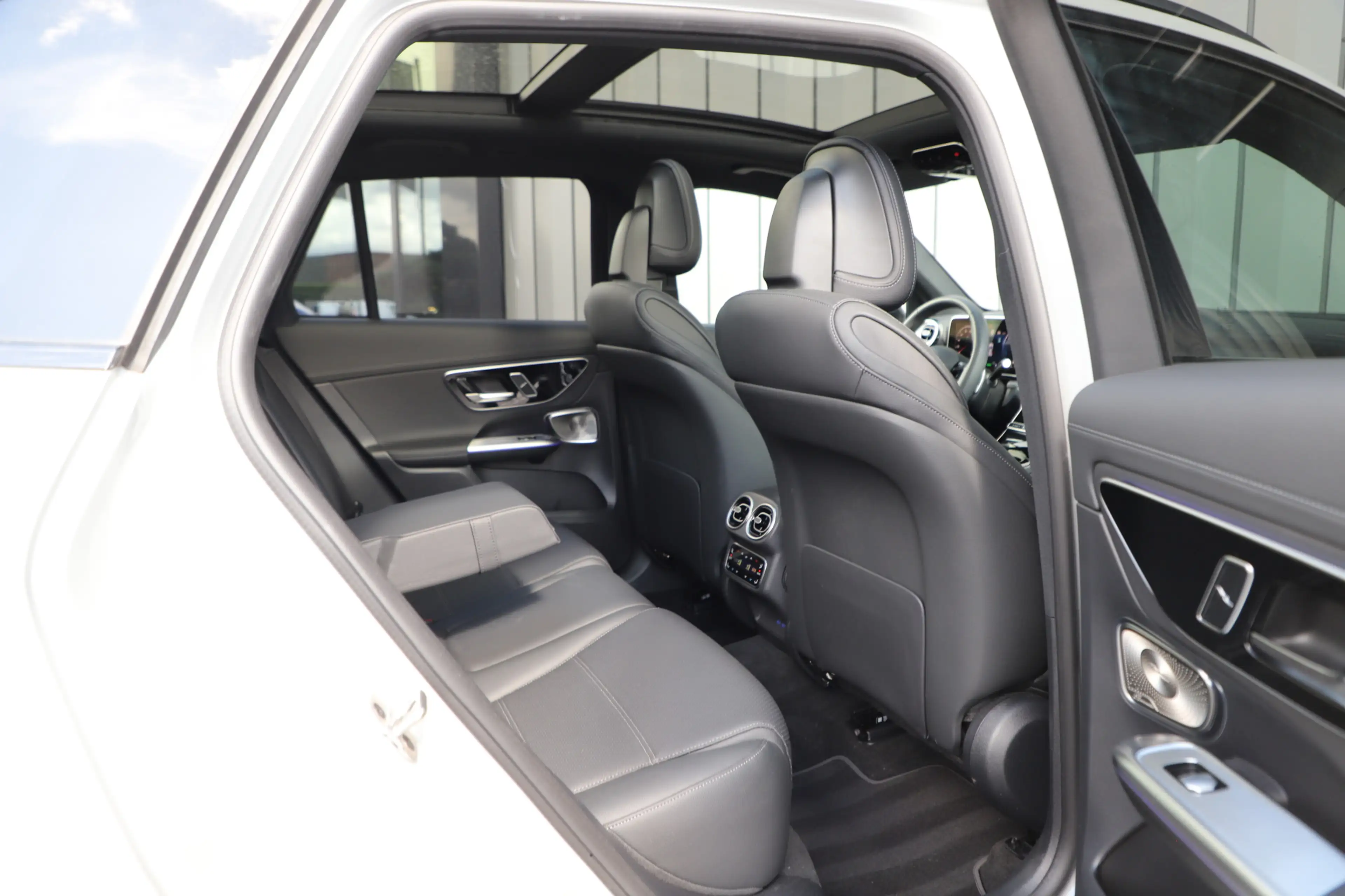 Mercedes-Benz GLC 400 400e AMG 4-Matic | 381PK | Massage | Luchtv. | Ach — photo 6