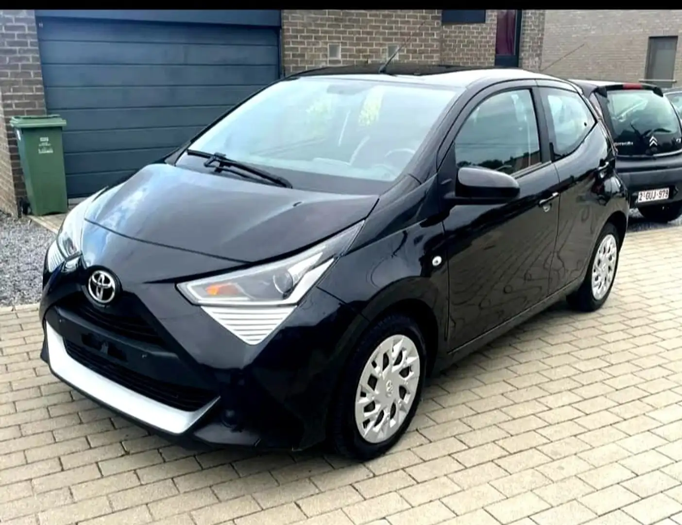 Toyota Aygo X Toyota Aygo, X-CITE 1.0 VVT-i 51kW automatique - 1