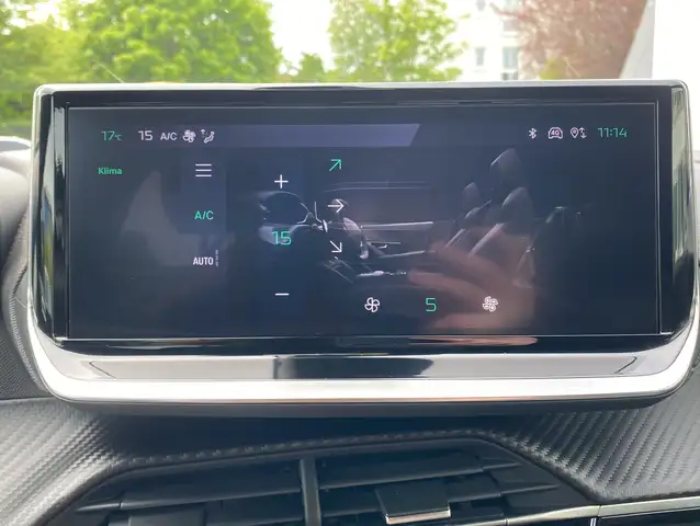 Peugeot 2008 view 17