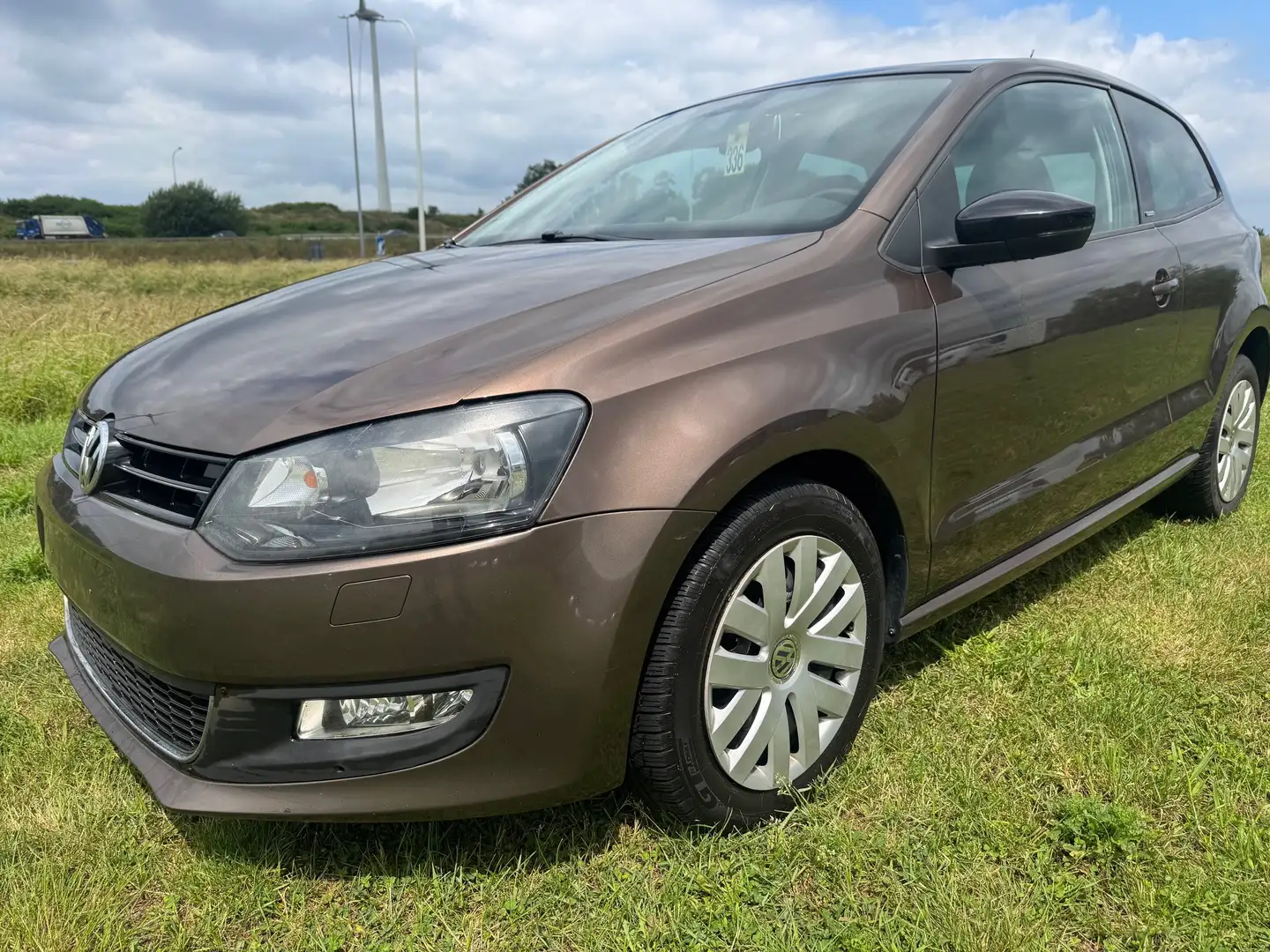 Volkswagen Polo 1.4i Style / Garantie 12m. Brun - 1