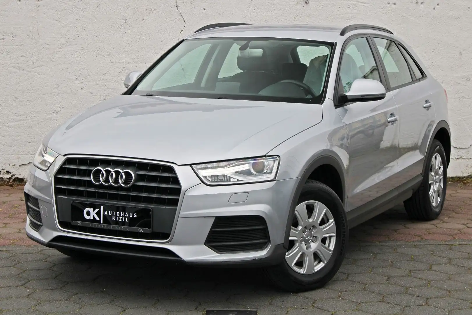 Audi Q3 basis Xenon Plus, Dynamik-Fahr,Shz, Einparkh. Argent - 1