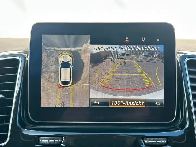 Mercedes-Benz GLE view 26