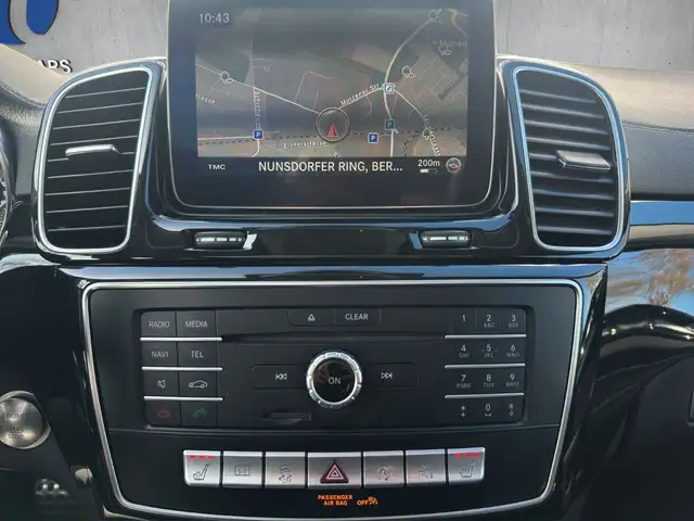 Mercedes-Benz GLE view 23