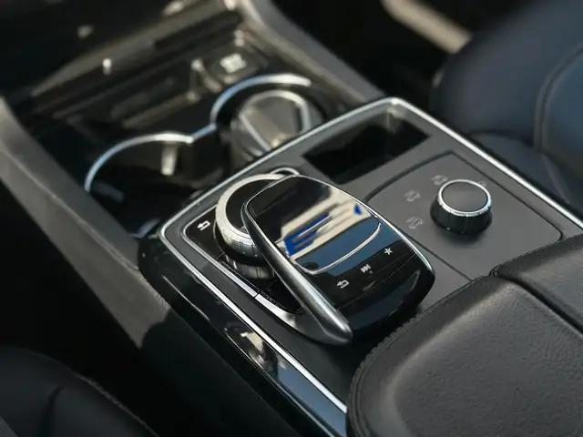 Mercedes-Benz GLE view 25