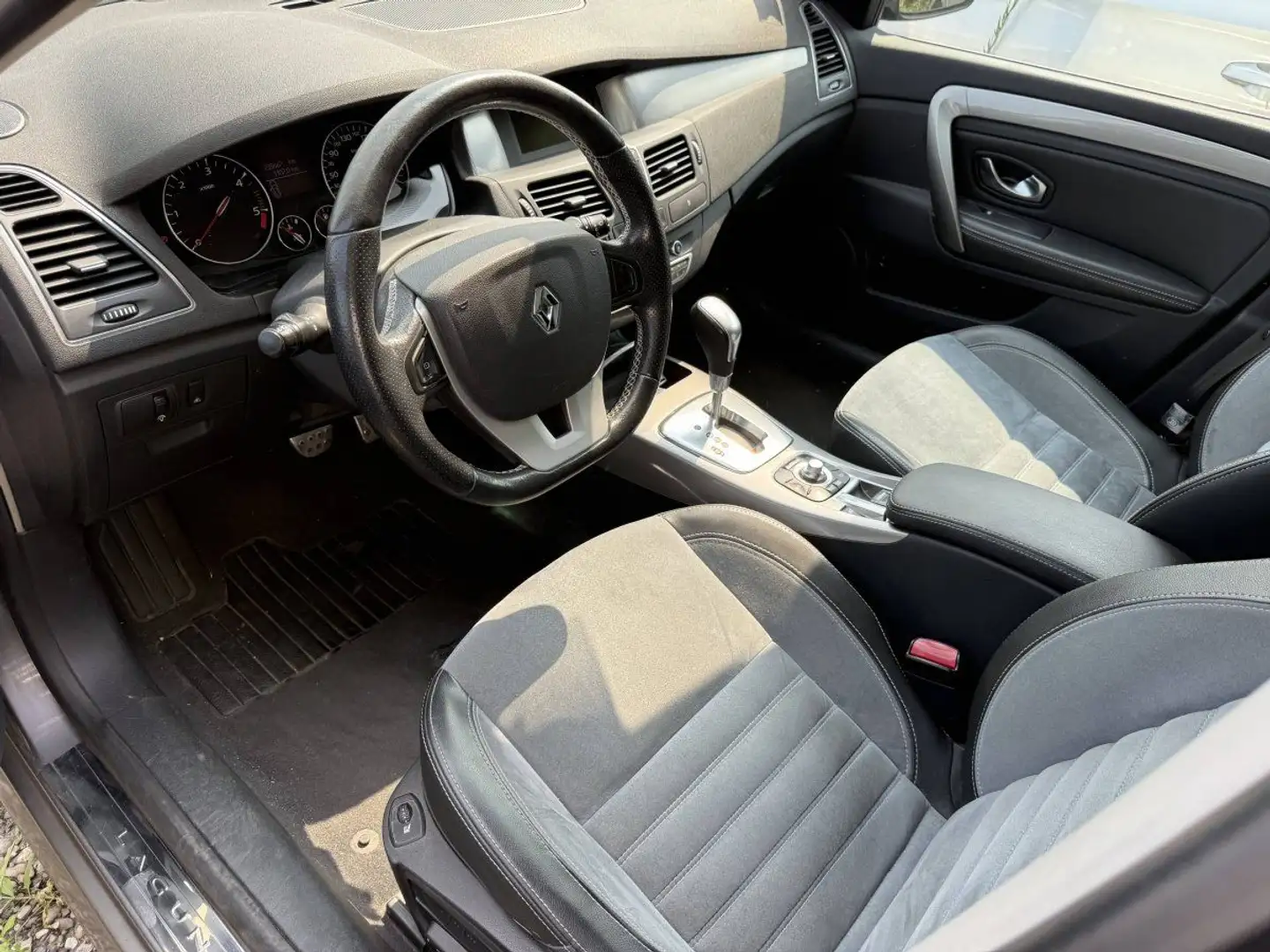 Renault Laguna 3 Estate 2.0 dCi 175 cv GT 4Control A Grijs - 2