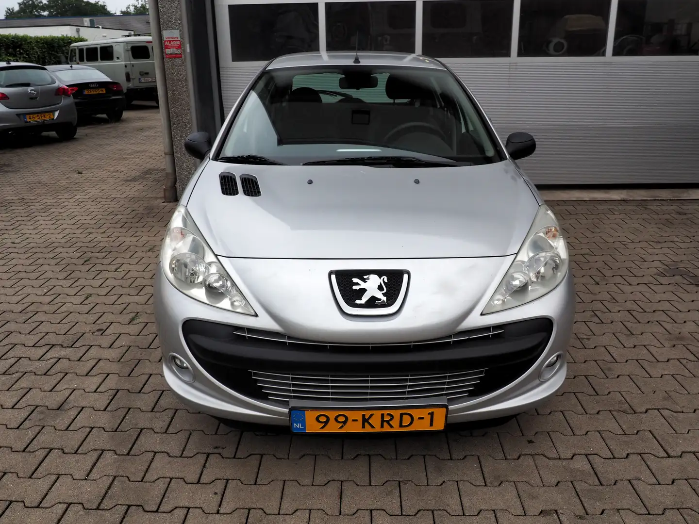 Peugeot Sonstige 206+ XS 1.4 AIRCO 5 DEURS ELEK. PAKKET Grau - 2