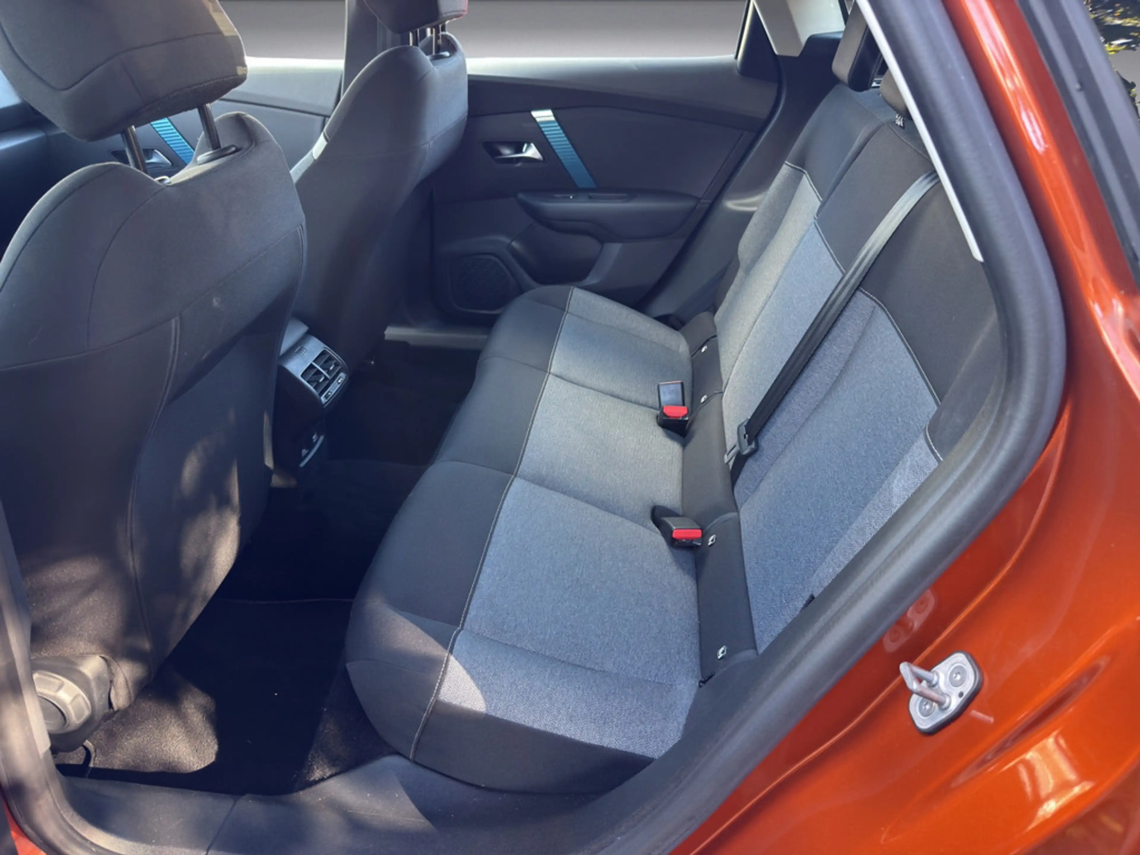 Citroen E-C4 Electric — photo 11