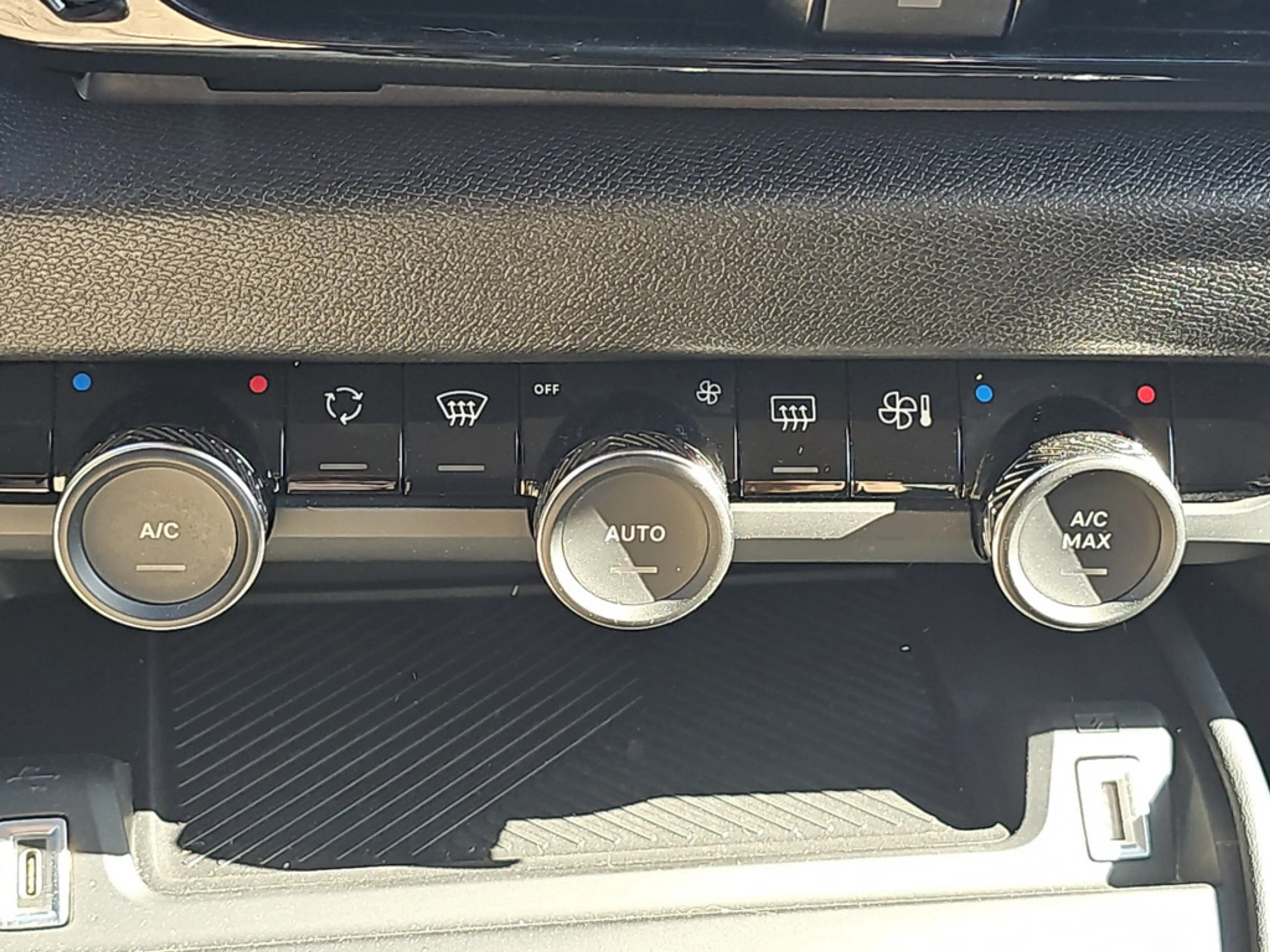 Citroen E-C4 Electric — photo 13