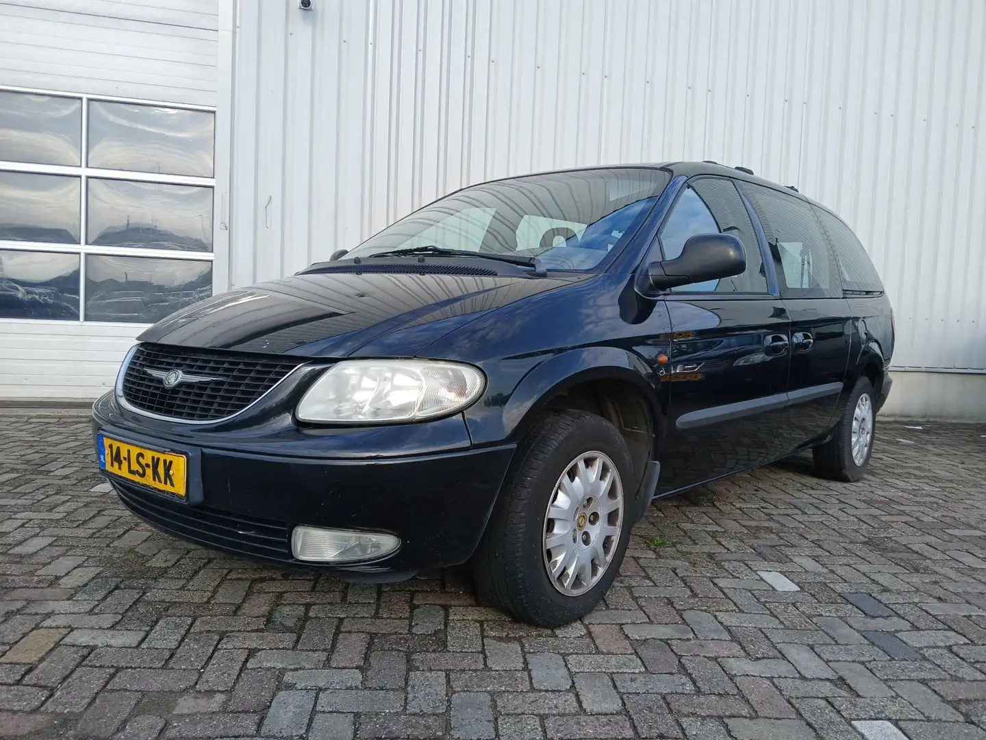 Chrysler Grand Voyager 3.3i V6 SE Luxe- Automaat -Airco - Trekhaak - Star Siyah - 2