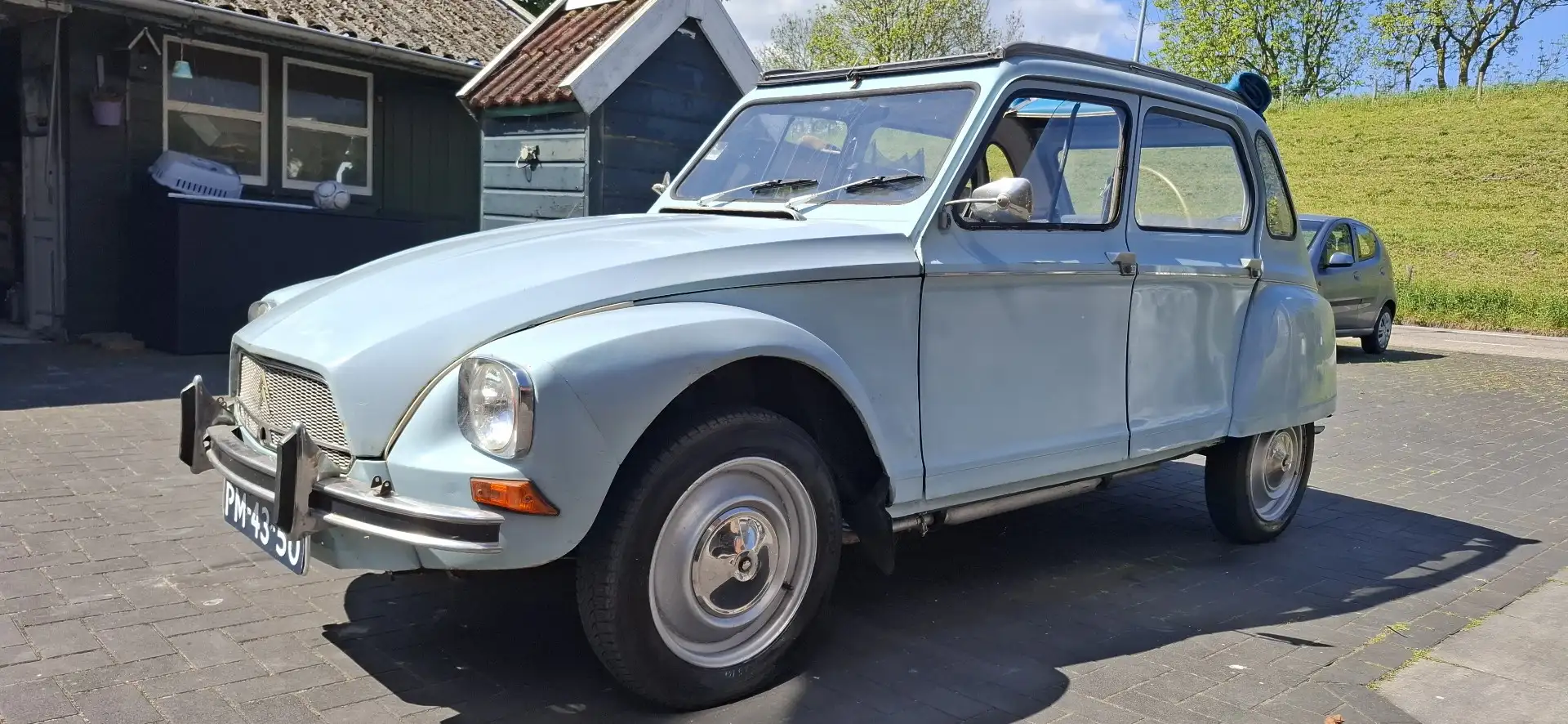 Citroen Dyane Blau - 2