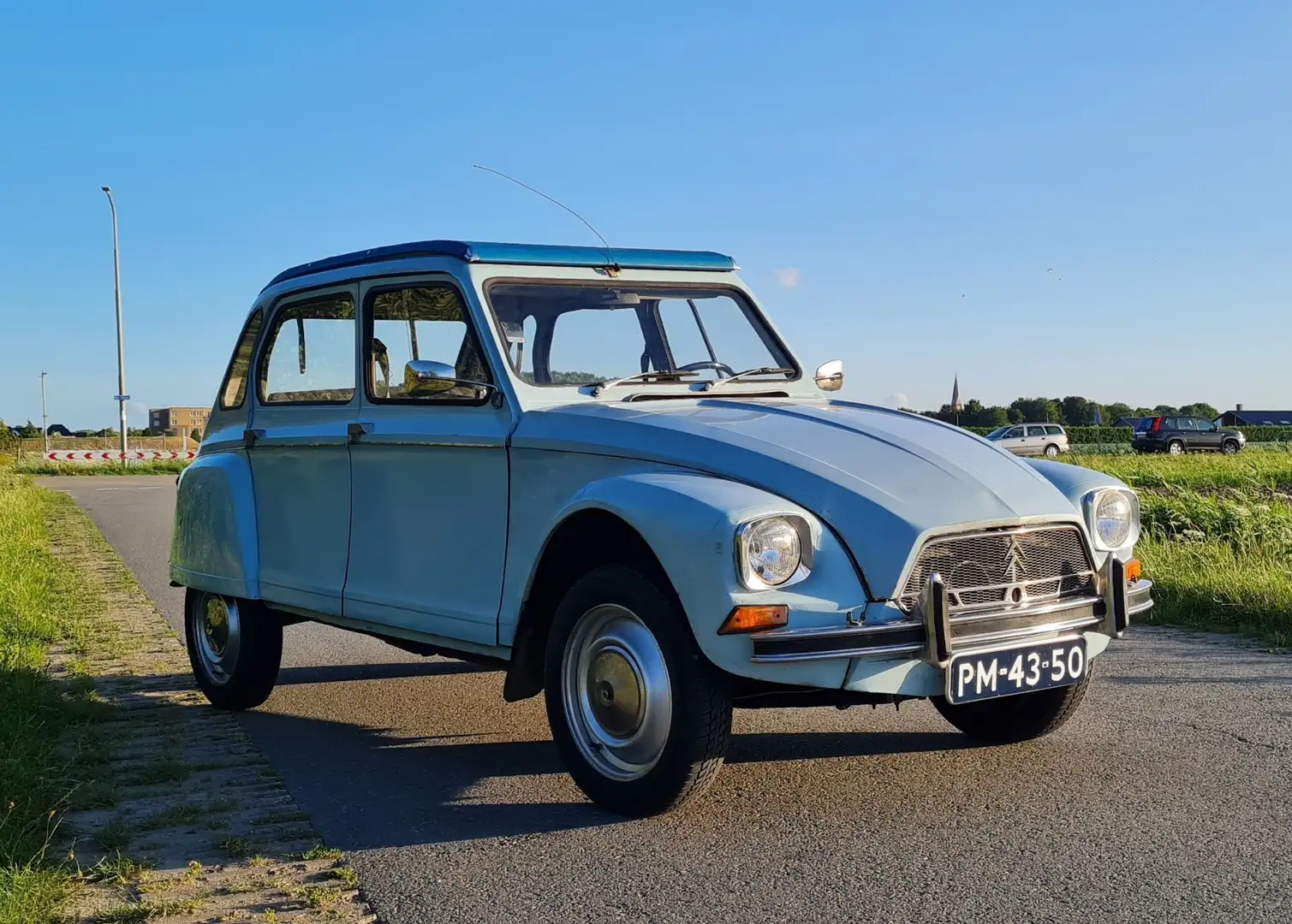 Citroen Dyane Blau - 1