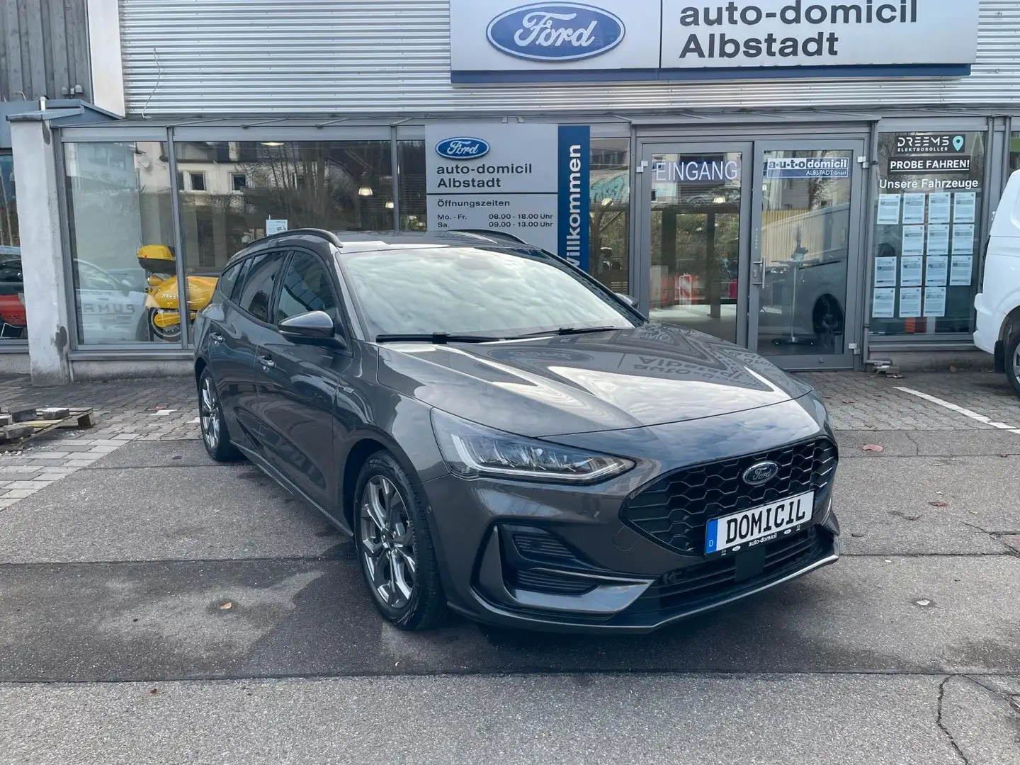 Ford Focus Turnier ST-Line X 125PS/RFK/LED/Head-Up Grau - 1